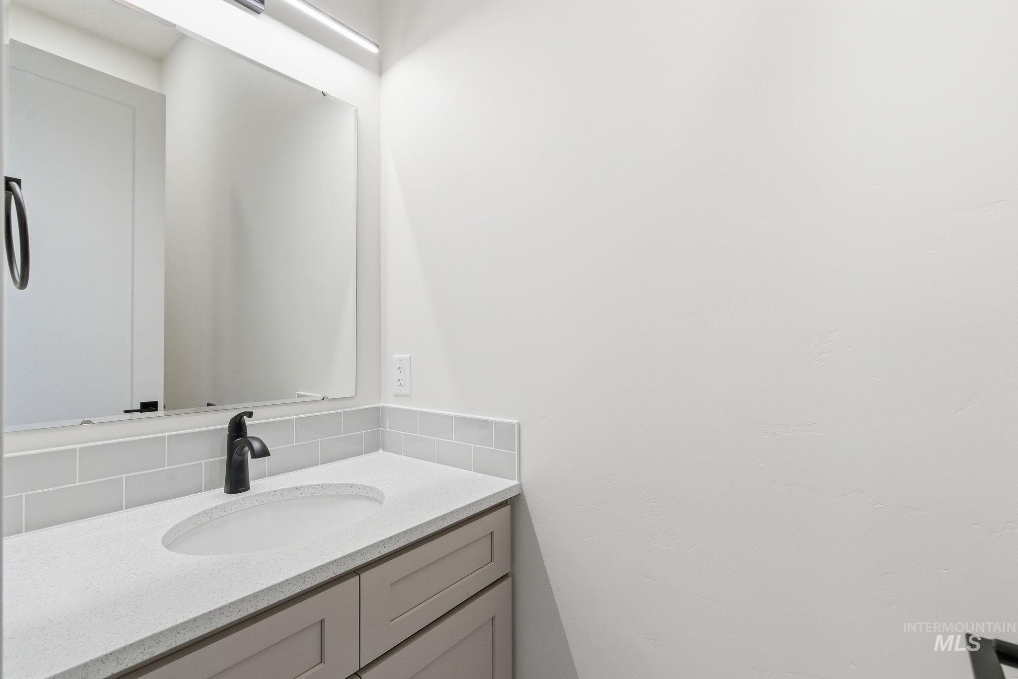 6829 W Ustick, Boise, Idaho 83704, 3 Bedrooms, 2.5 Bathrooms, Residential For Sale, Price $585,900,MLS 98958478