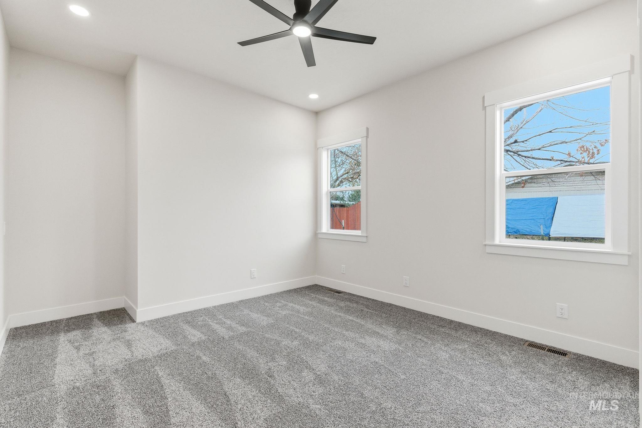 6829 W Ustick, Boise, Idaho 83704, 3 Bedrooms, 2.5 Bathrooms, Residential For Sale, Price $585,900,MLS 98958478