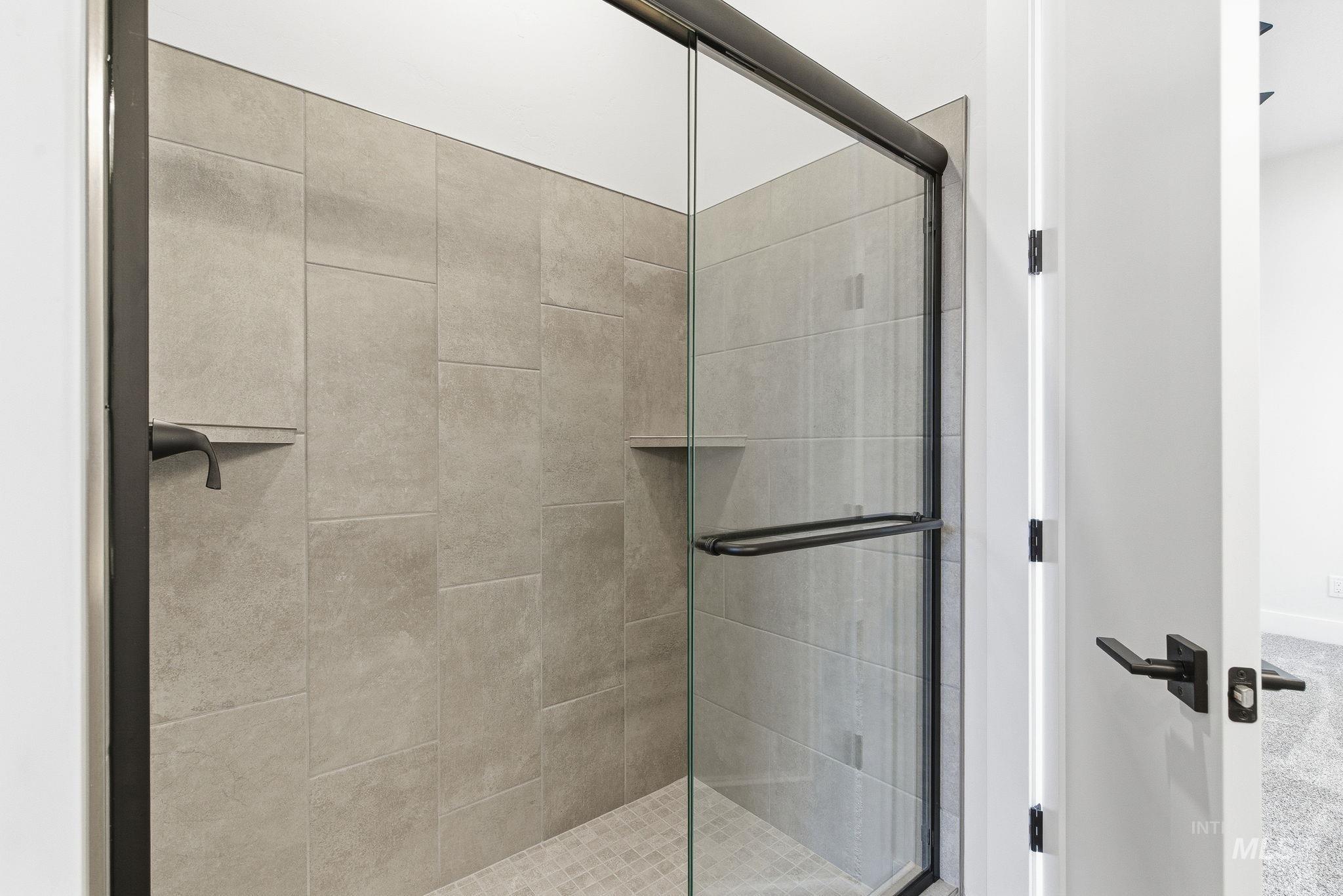 6829 W Ustick, Boise, Idaho 83704, 3 Bedrooms, 2.5 Bathrooms, Residential For Sale, Price $585,900,MLS 98958478