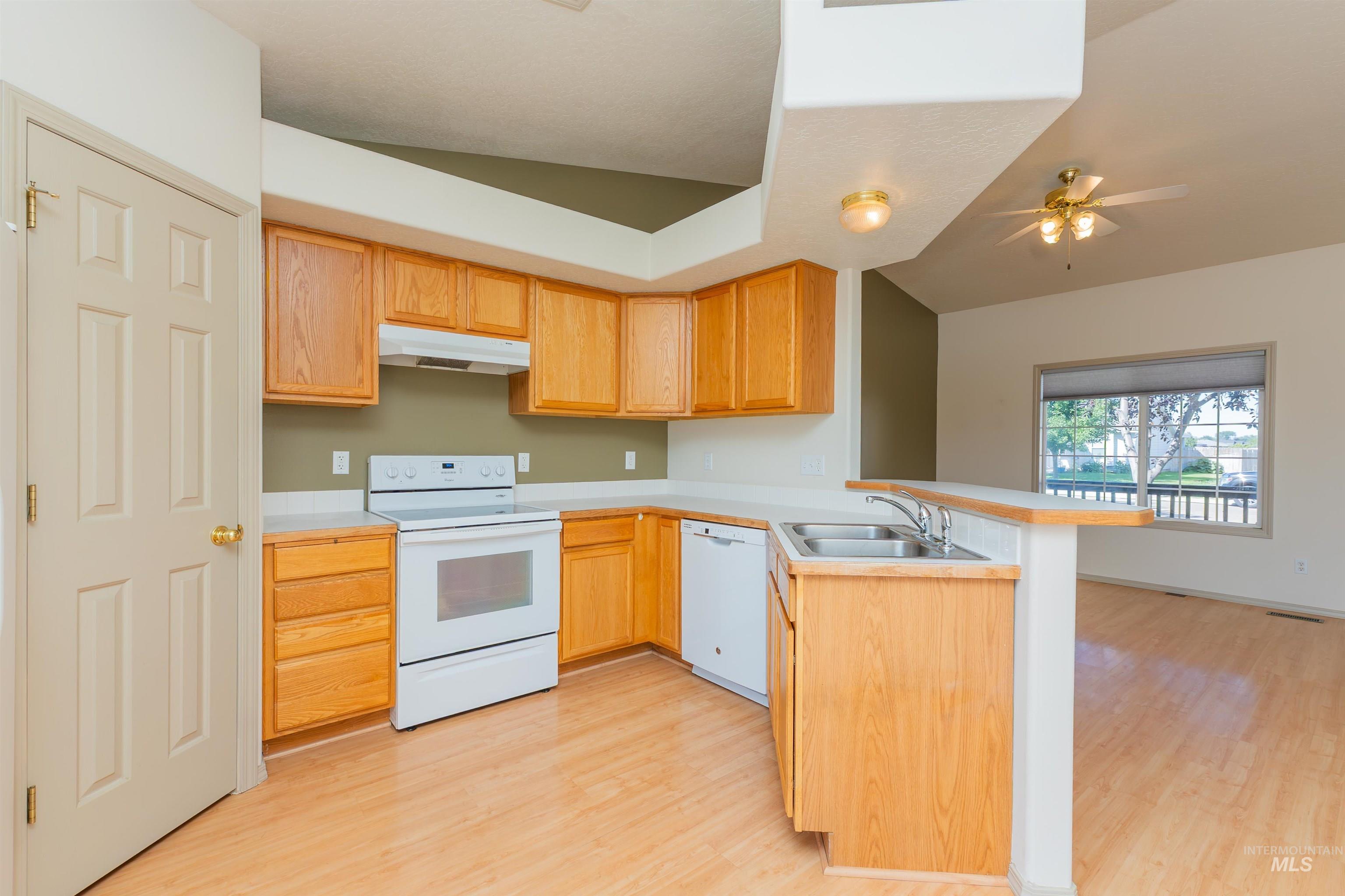 1630 S Woodland Dr, Nampa, Idaho 83686, 3 Bedrooms, 2 Bathrooms, Residential For Sale, Price $364,900,MLS 98958479