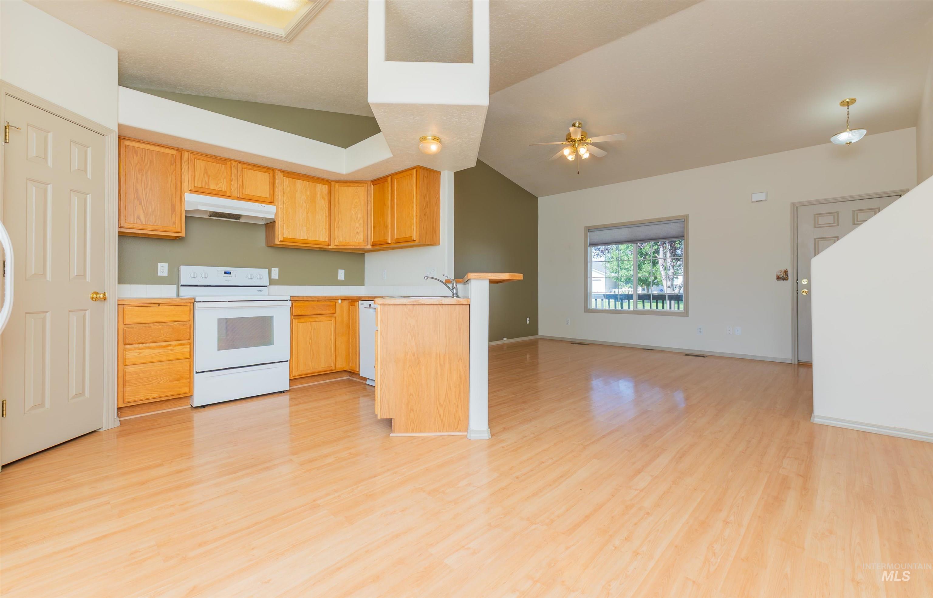 1630 S Woodland Dr, Nampa, Idaho 83686, 3 Bedrooms, 2 Bathrooms, Residential For Sale, Price $364,900,MLS 98958479