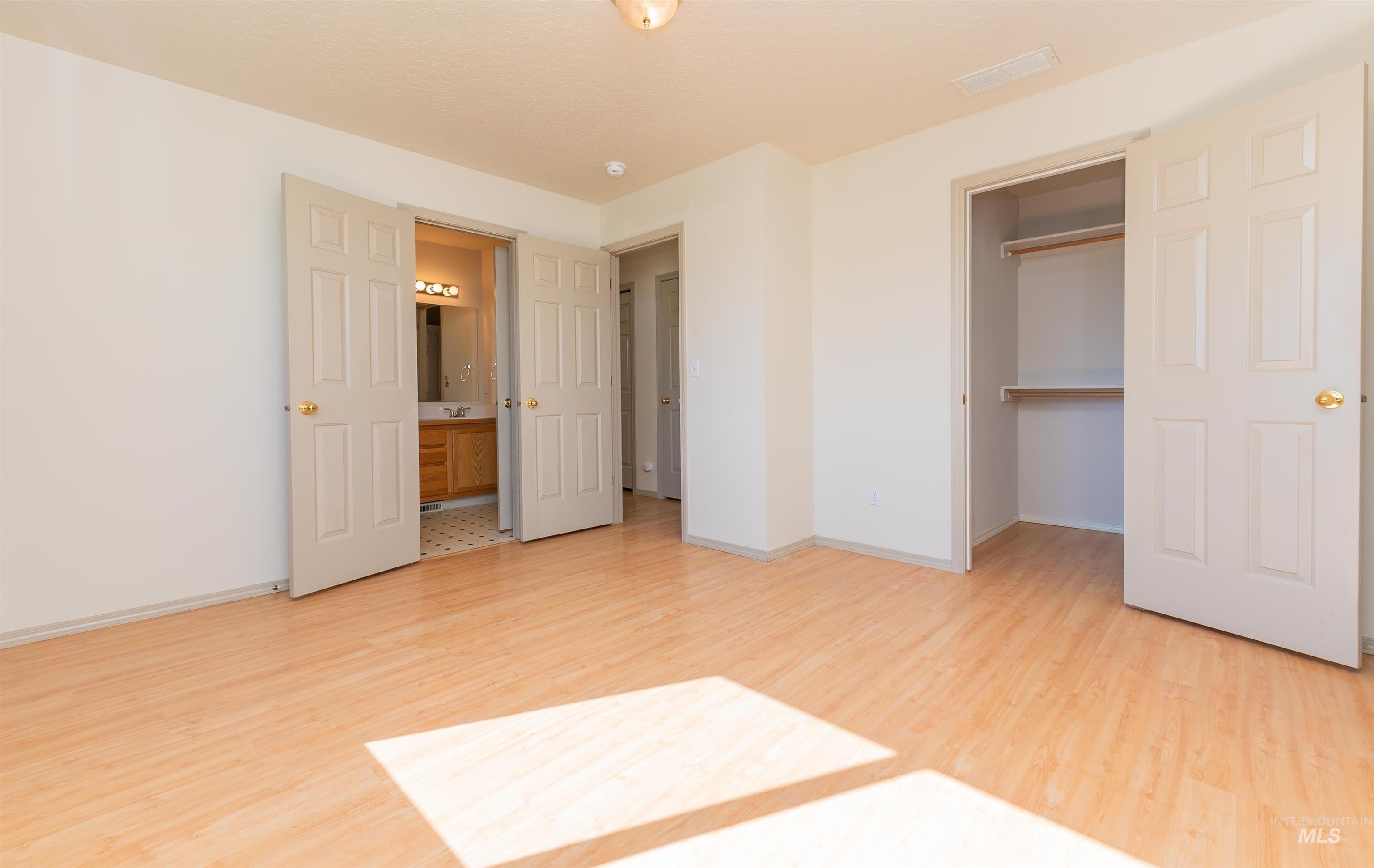 1630 S Woodland Dr, Nampa, Idaho 83686, 3 Bedrooms, 2 Bathrooms, Residential For Sale, Price $364,900,MLS 98958479