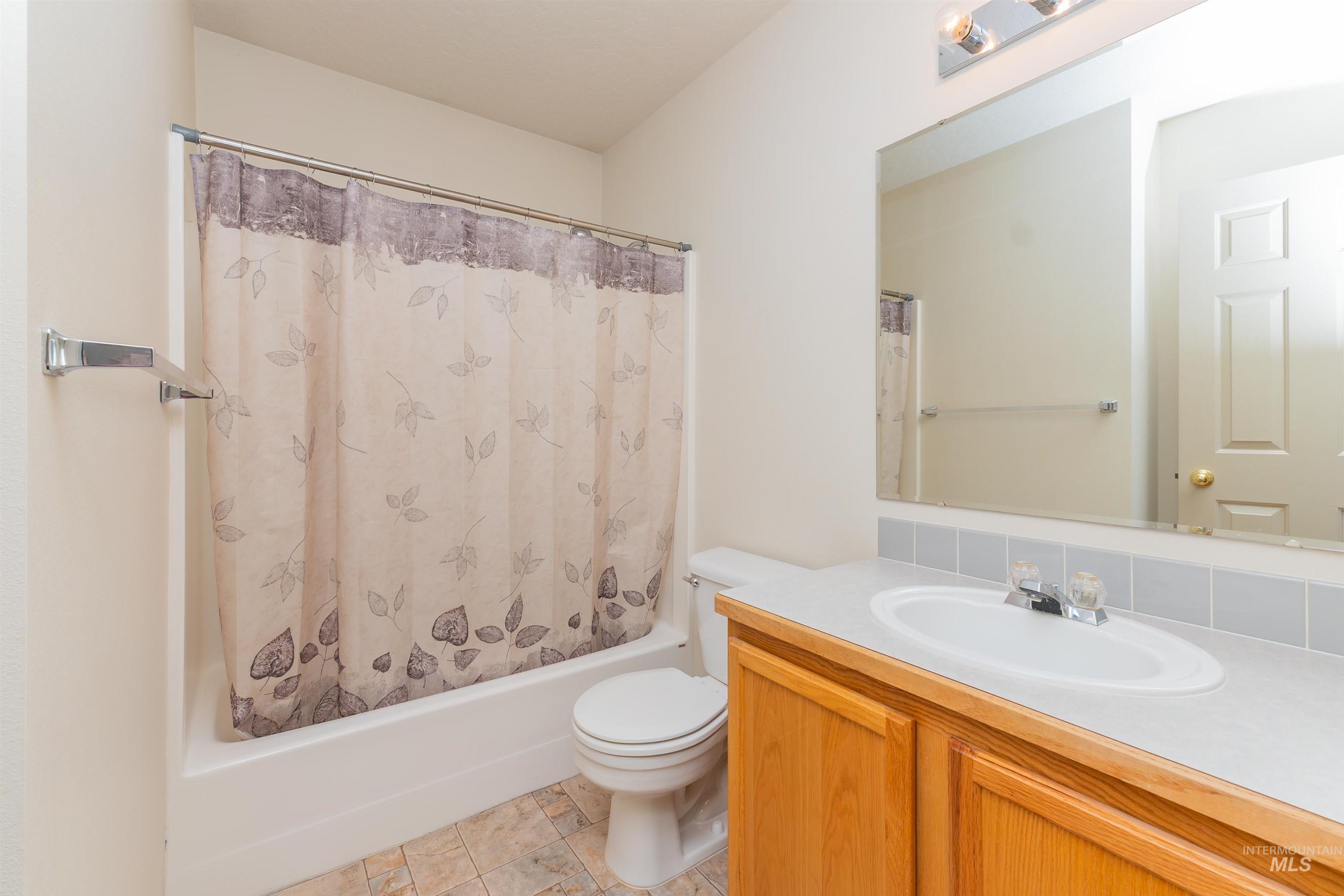 1630 S Woodland Dr, Nampa, Idaho 83686, 3 Bedrooms, 2 Bathrooms, Residential For Sale, Price $364,900,MLS 98958479