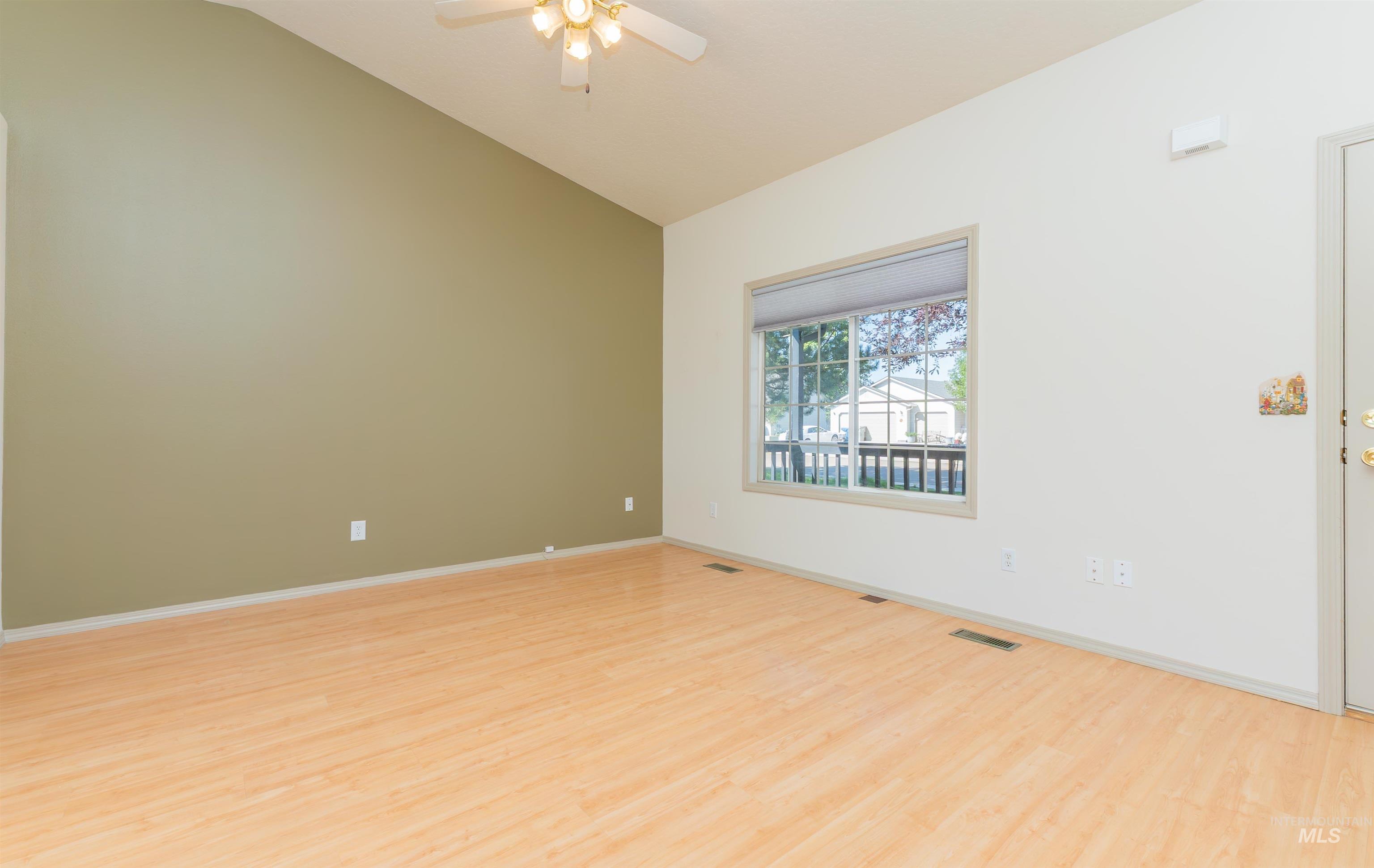 1630 S Woodland Dr, Nampa, Idaho 83686, 3 Bedrooms, 2 Bathrooms, Residential For Sale, Price $364,900,MLS 98958479