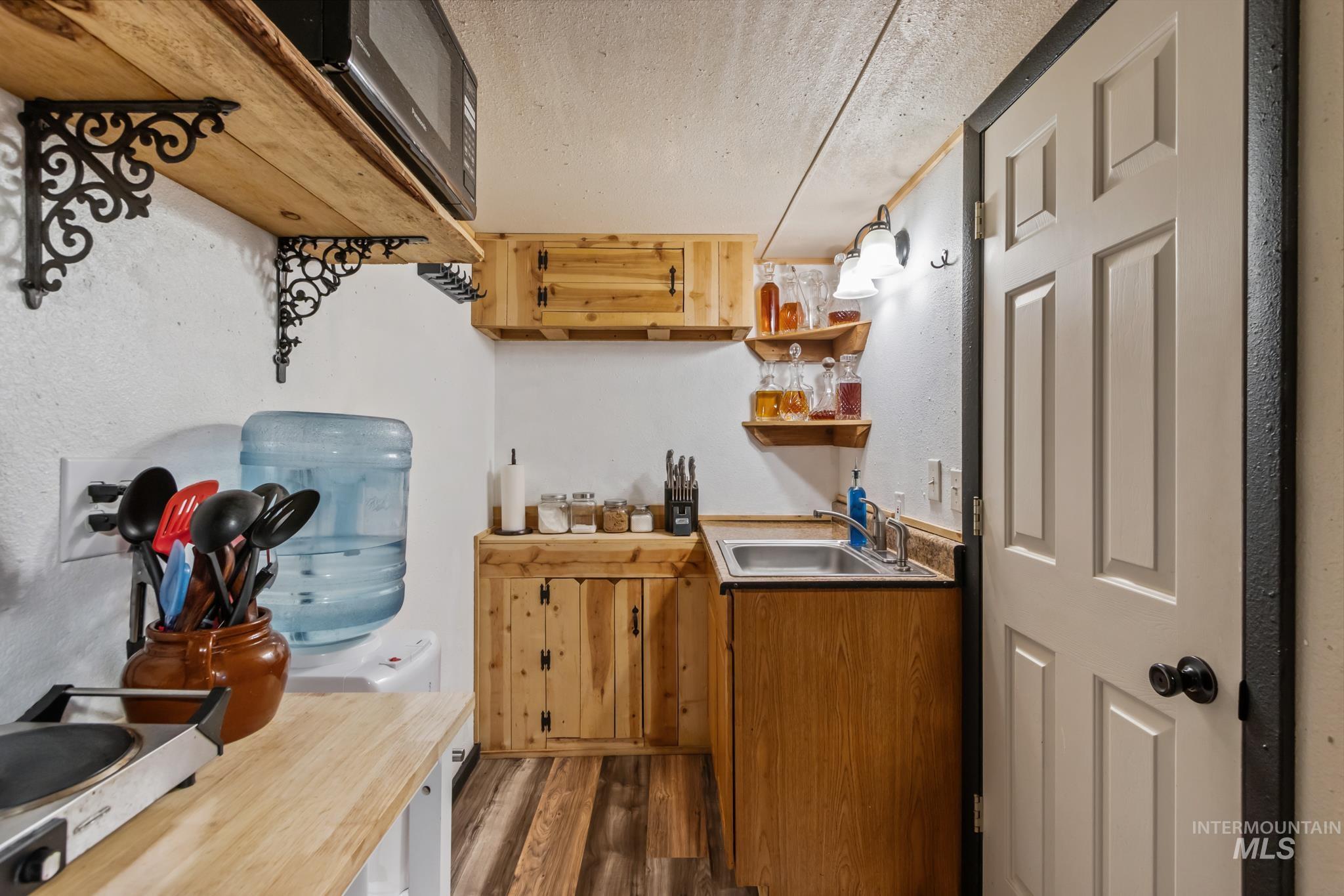 204 Main St., Idaho City, Idaho 83631, 1 Bedroom, 3 Bathrooms, Residential For Sale, Price $589,000,MLS 98958488