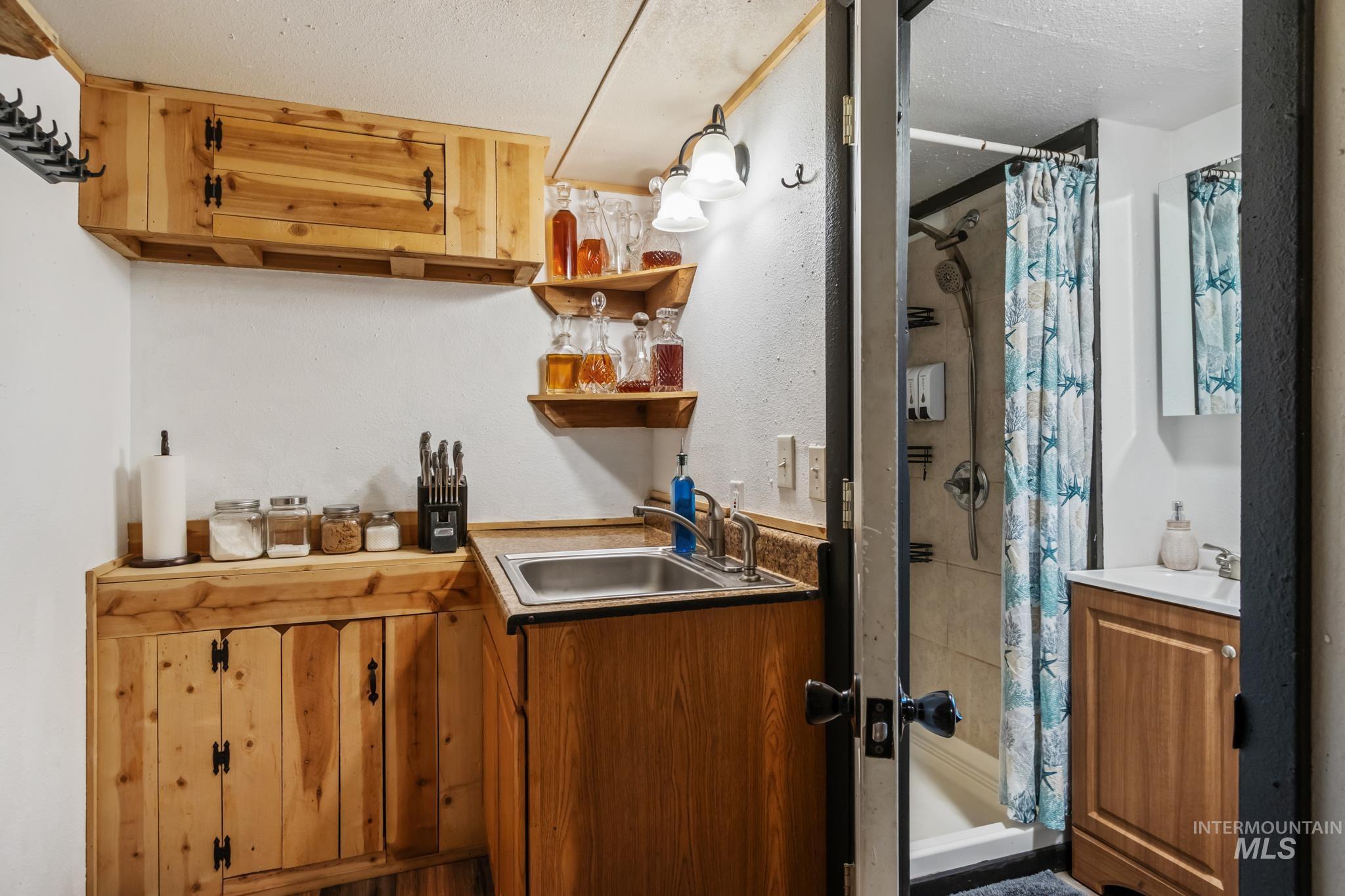 204 Main St., Idaho City, Idaho 83631, 1 Bedroom, 3 Bathrooms, Residential For Sale, Price $589,000,MLS 98958488