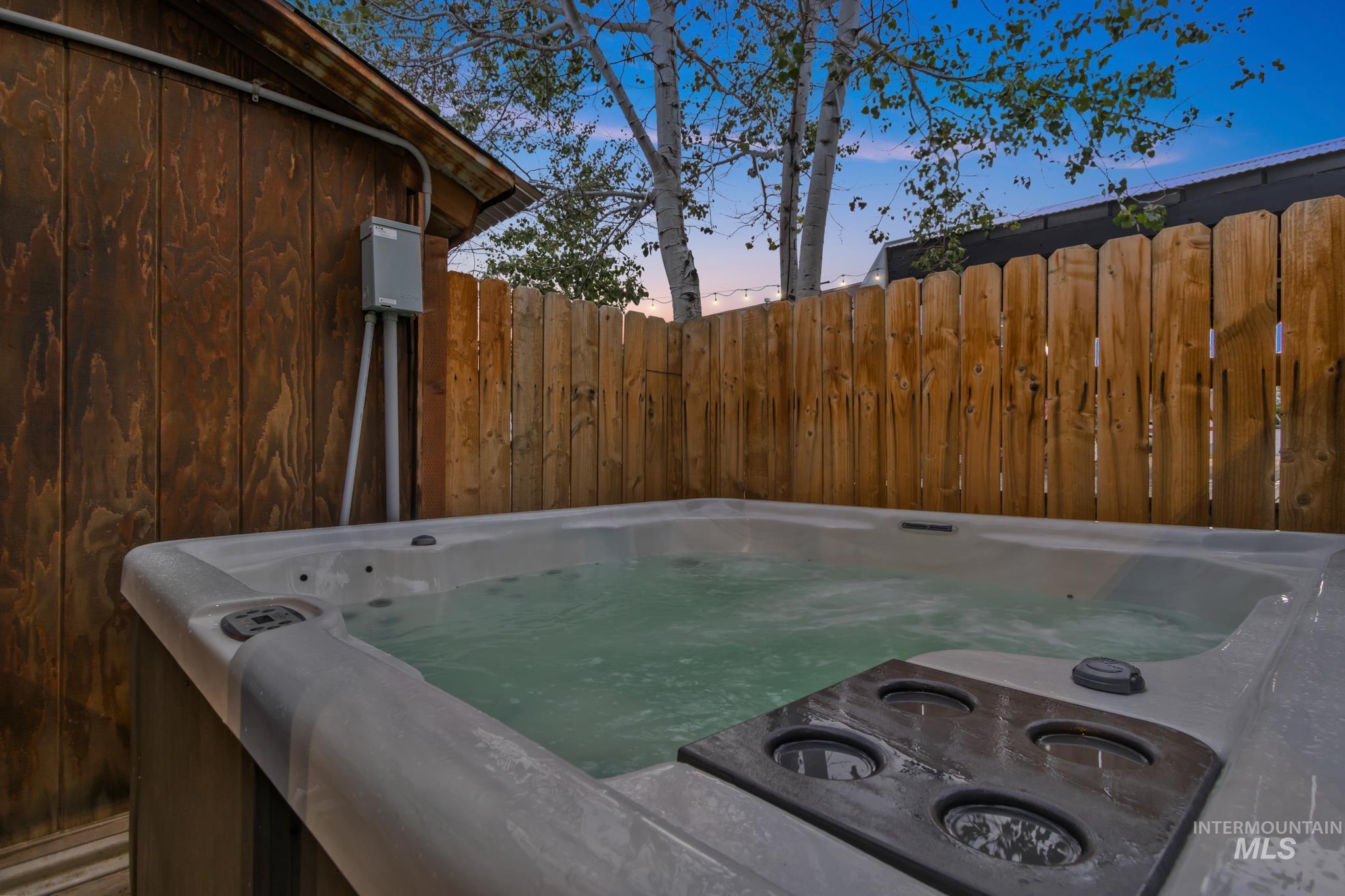 204 Main St., Idaho City, Idaho 83631, 1 Bedroom, 3 Bathrooms, Residential For Sale, Price $589,000,MLS 98958488