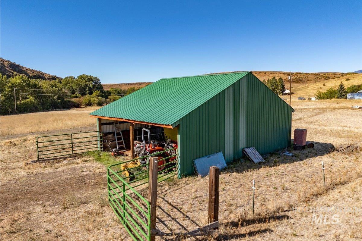 2128 Jackson Creek Road, Council, Idaho 83612, 3 Bedrooms, 2 Bathrooms, Residential For Sale, Price $745,000,MLS 98958495