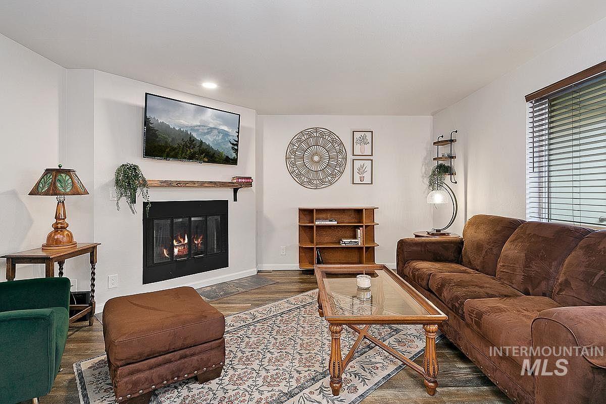 3757 S S Gekeler Lane, Boise, Idaho 83706, 2 Bedrooms, 2 Bathrooms, Residential For Sale, Price $309,900,MLS 98958512