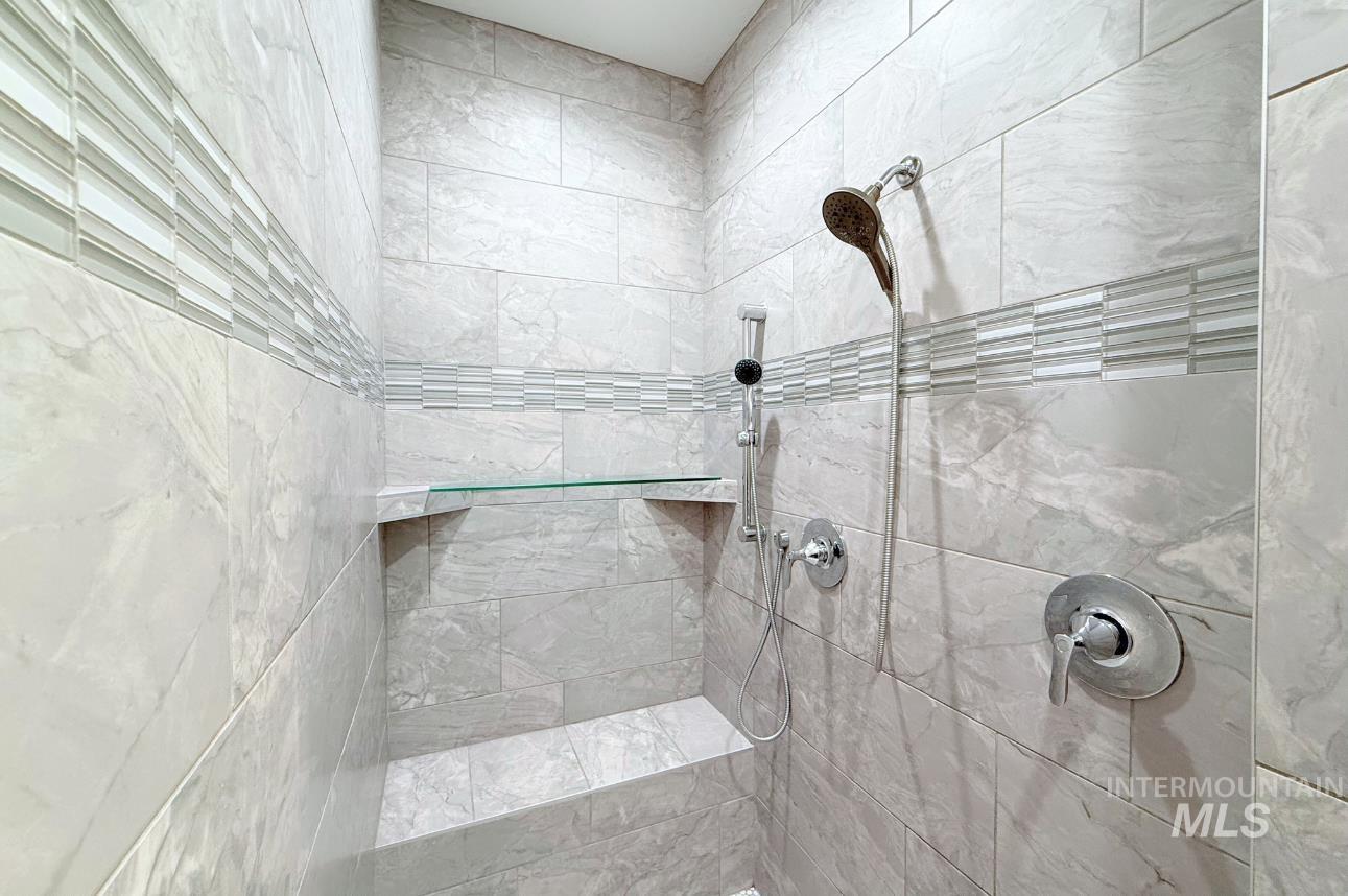 1384 Jump Street, Twin Falls, Idaho 83301, 3 Bedrooms, 2 Bathrooms, Residential For Sale, Price $439,900,MLS 98958514