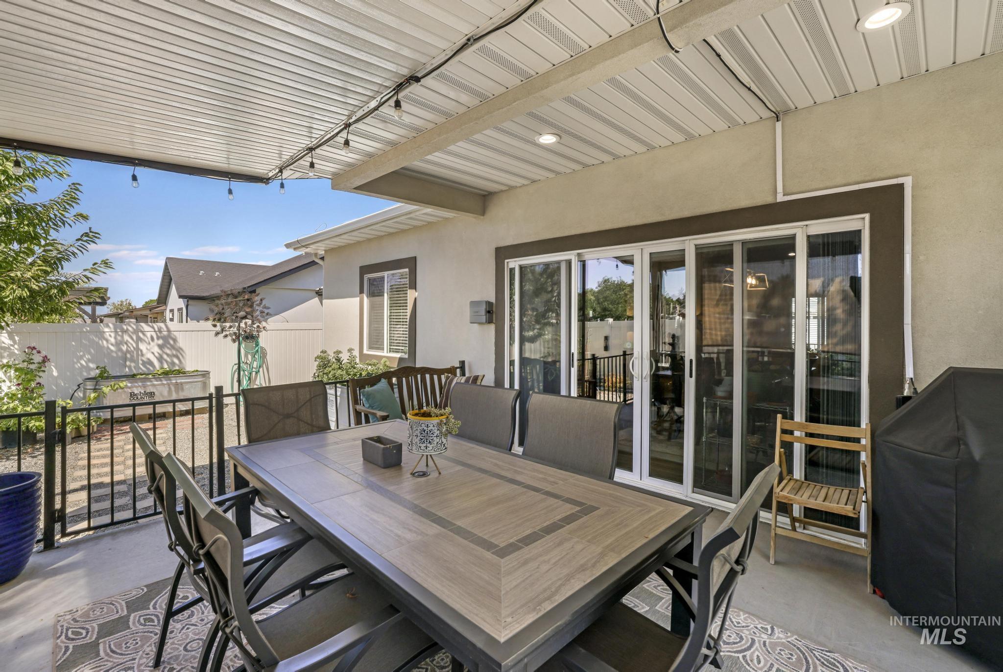 1384 Jump Street, Twin Falls, Idaho 83301, 3 Bedrooms, 2 Bathrooms, Residential For Sale, Price $439,900,MLS 98958514