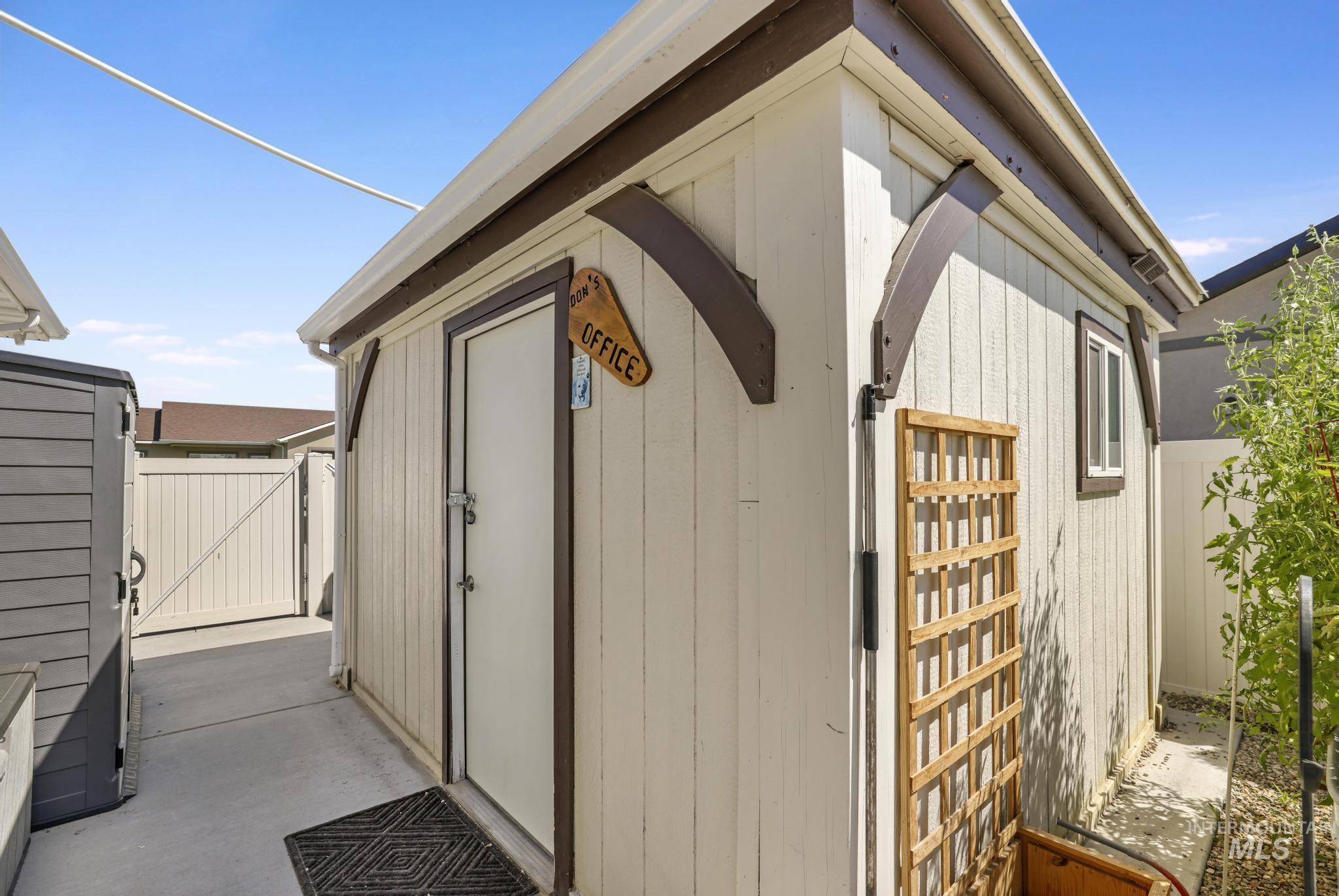 1384 Jump Street, Twin Falls, Idaho 83301, 3 Bedrooms, 2 Bathrooms, Residential For Sale, Price $439,900,MLS 98958514