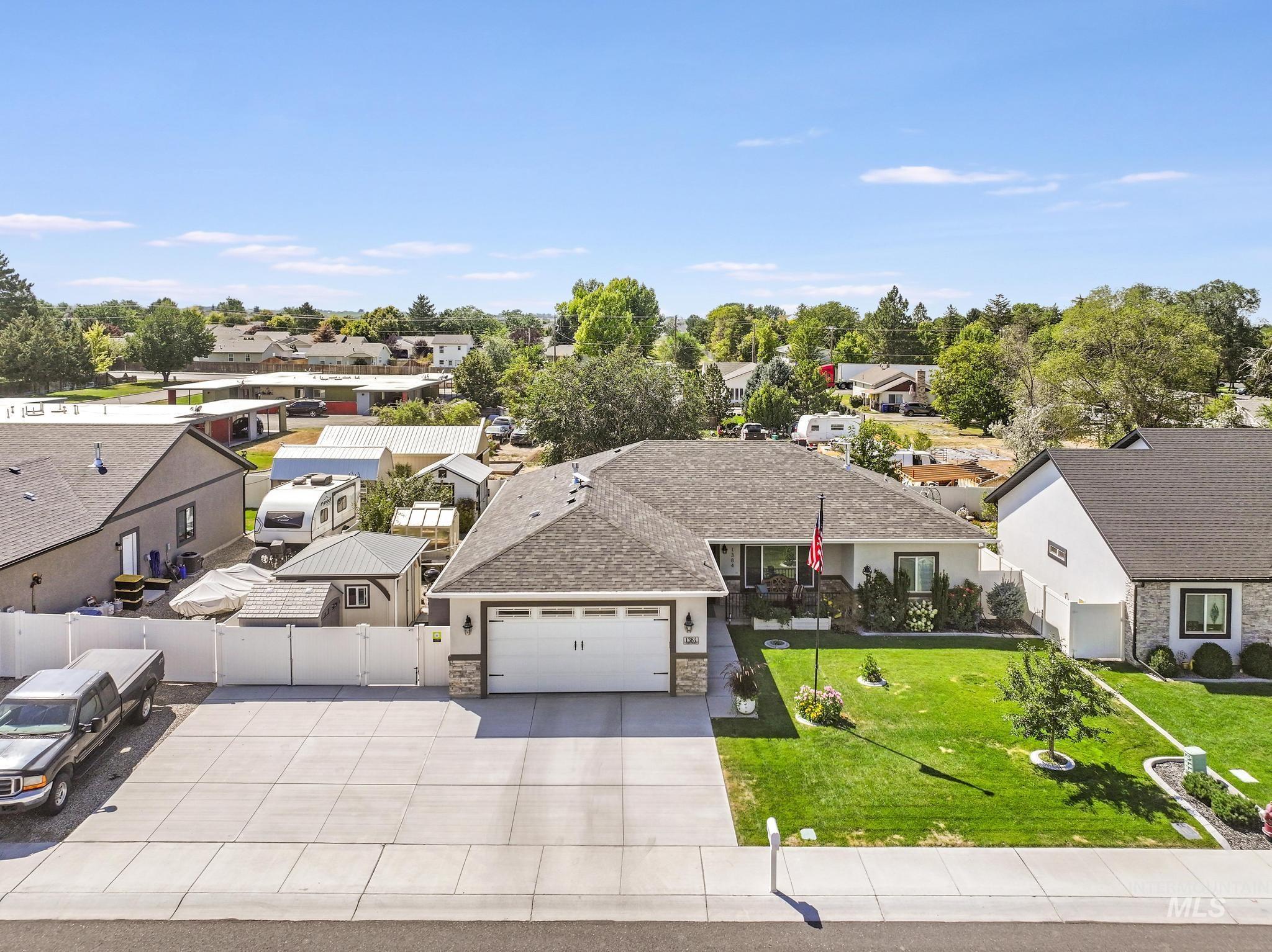 1384 Jump Street, Twin Falls, Idaho 83301, 3 Bedrooms, 2 Bathrooms, Residential For Sale, Price $439,900,MLS 98958514