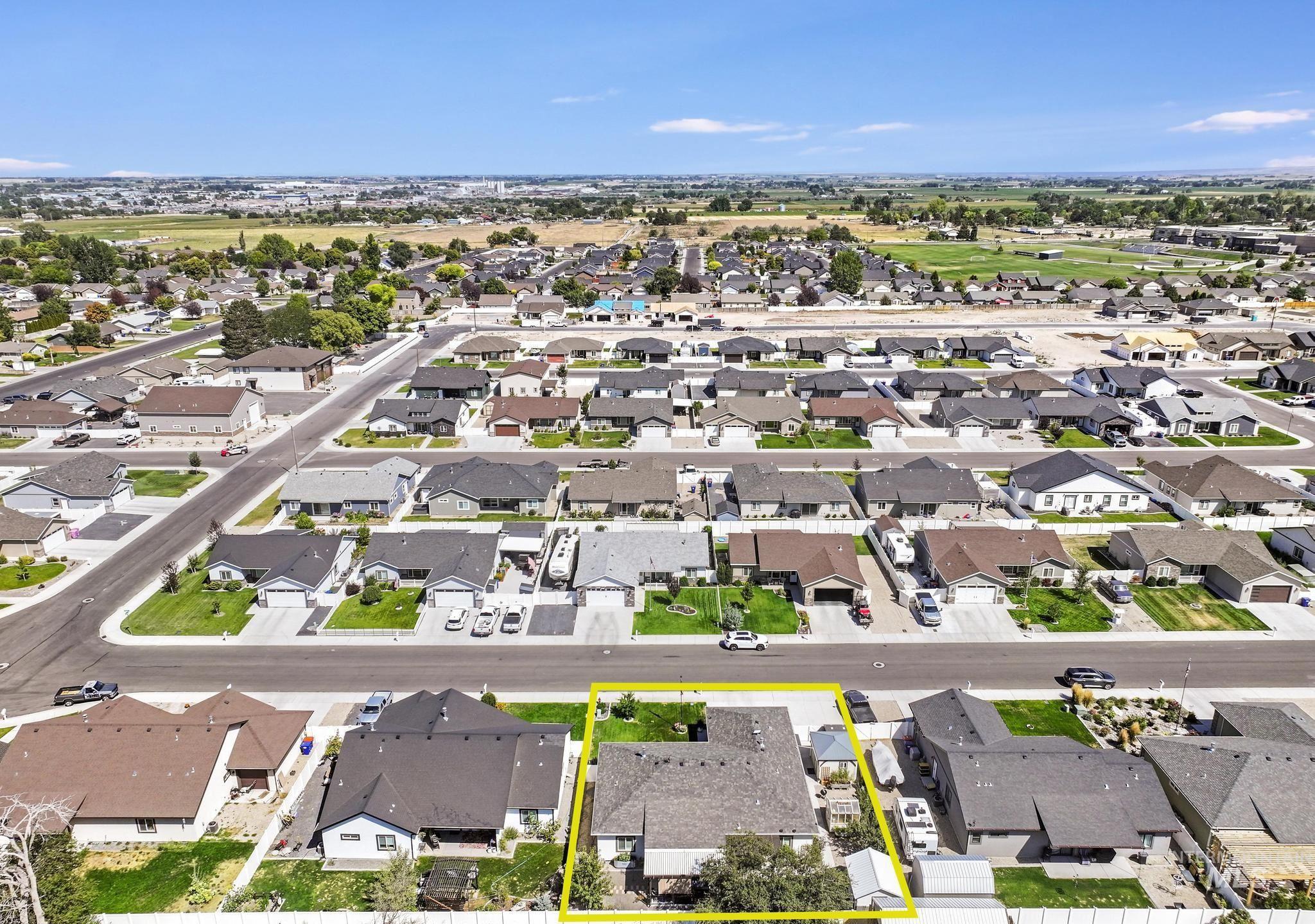 1384 Jump Street, Twin Falls, Idaho 83301, 3 Bedrooms, 2 Bathrooms, Residential For Sale, Price $439,900,MLS 98958514