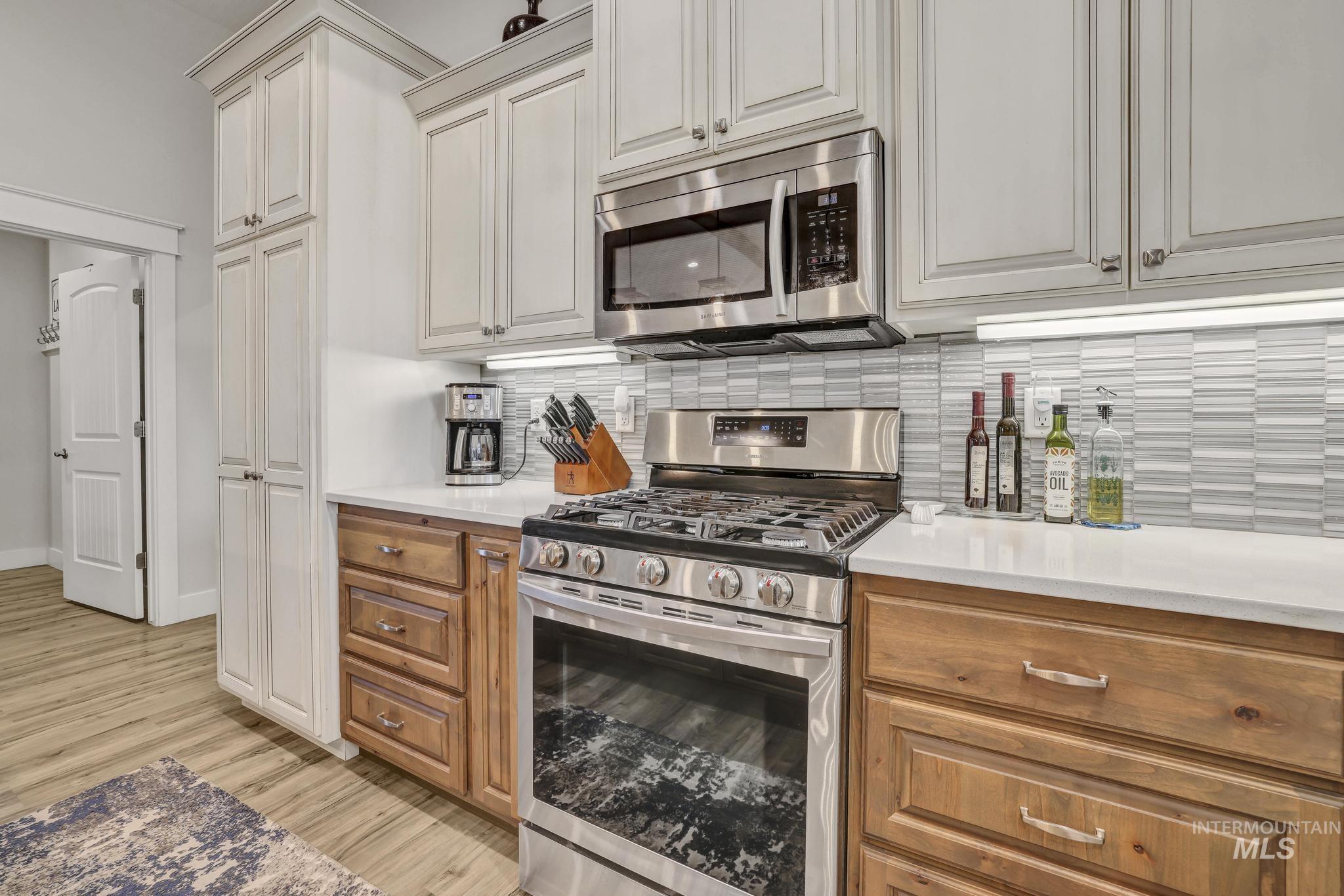 1384 Jump Street, Twin Falls, Idaho 83301, 3 Bedrooms, 2 Bathrooms, Residential For Sale, Price $439,900,MLS 98958514