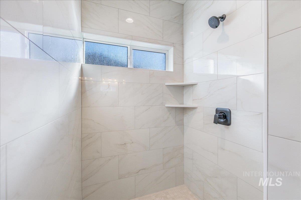 335 Bard Ave, Middleton, Idaho 83644, 4 Bedrooms, 3 Bathrooms, Residential For Sale, Price $725,000,MLS 98958529