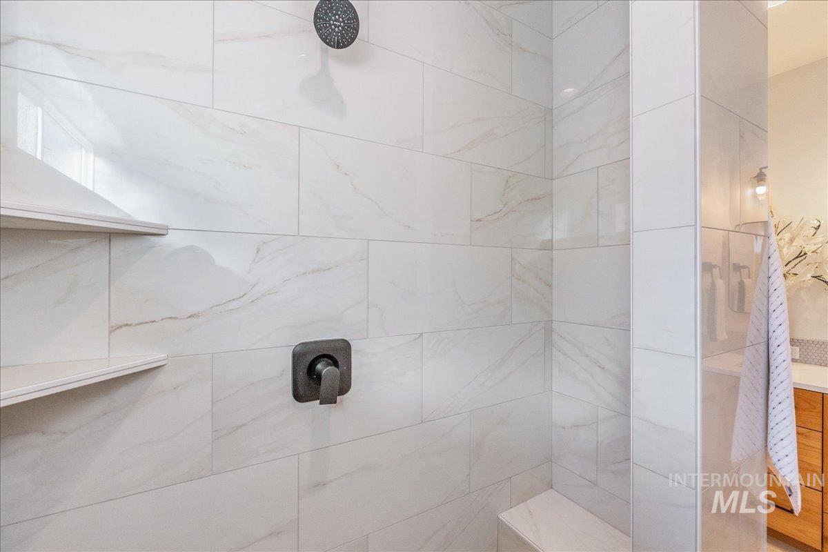 335 Bard Ave, Middleton, Idaho 83644, 4 Bedrooms, 3 Bathrooms, Residential For Sale, Price $725,000,MLS 98958529