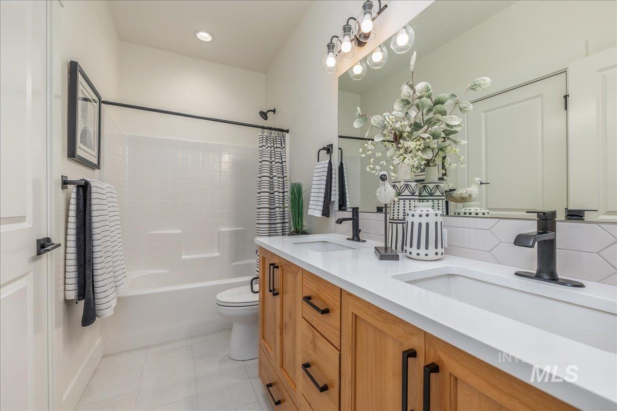 335 Bard Ave, Middleton, Idaho 83644, 4 Bedrooms, 3 Bathrooms, Residential For Sale, Price $725,000,MLS 98958529