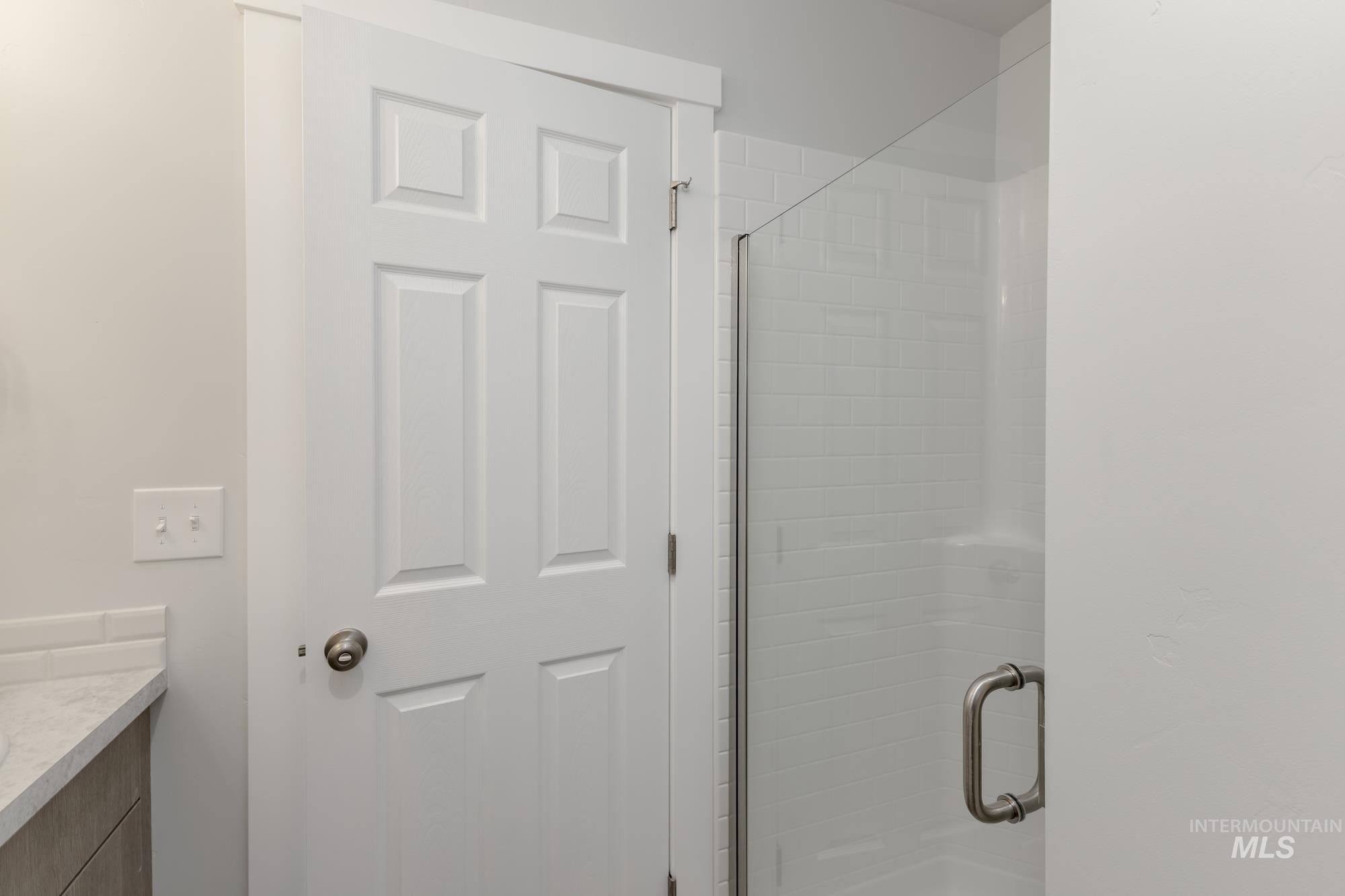 9176 W White Jasmine Ct, Nampa, Idaho 83687, 5 Bedrooms, 3 Bathrooms, Residential For Sale, Price $464,990,MLS 98958538