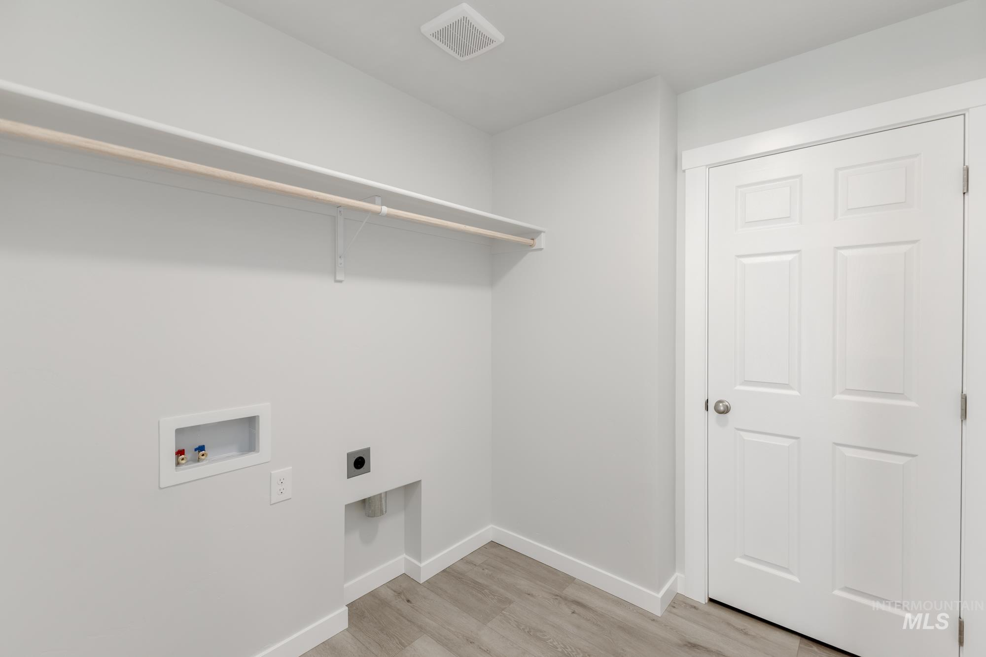 9176 W White Jasmine Ct, Nampa, Idaho 83687, 5 Bedrooms, 3 Bathrooms, Residential For Sale, Price $464,990,MLS 98958538