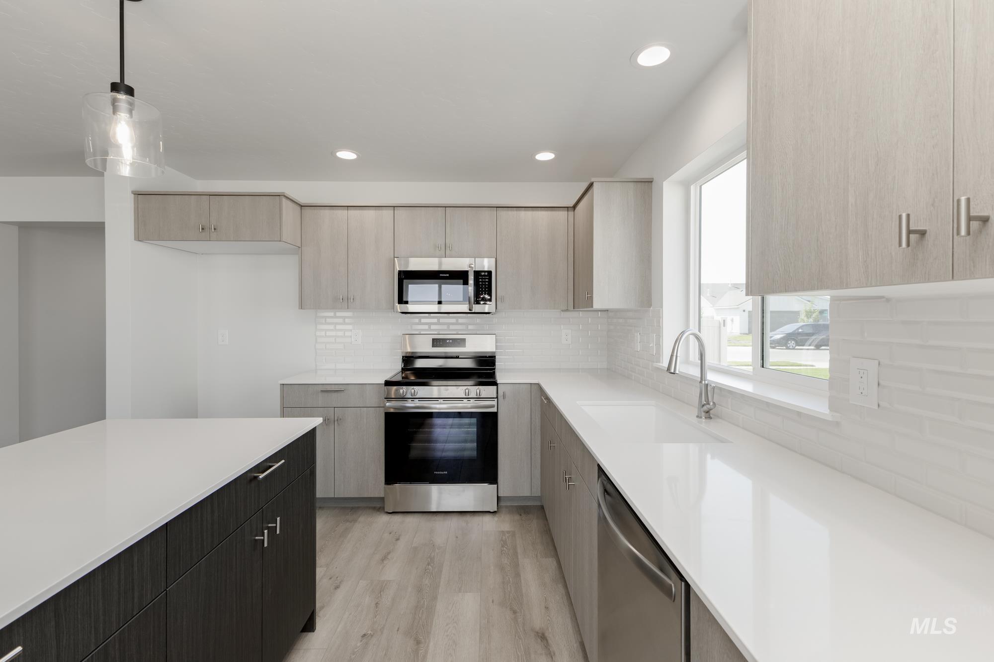 9176 W White Jasmine Ct, Nampa, Idaho 83687, 5 Bedrooms, 3 Bathrooms, Residential For Sale, Price $464,990,MLS 98958538