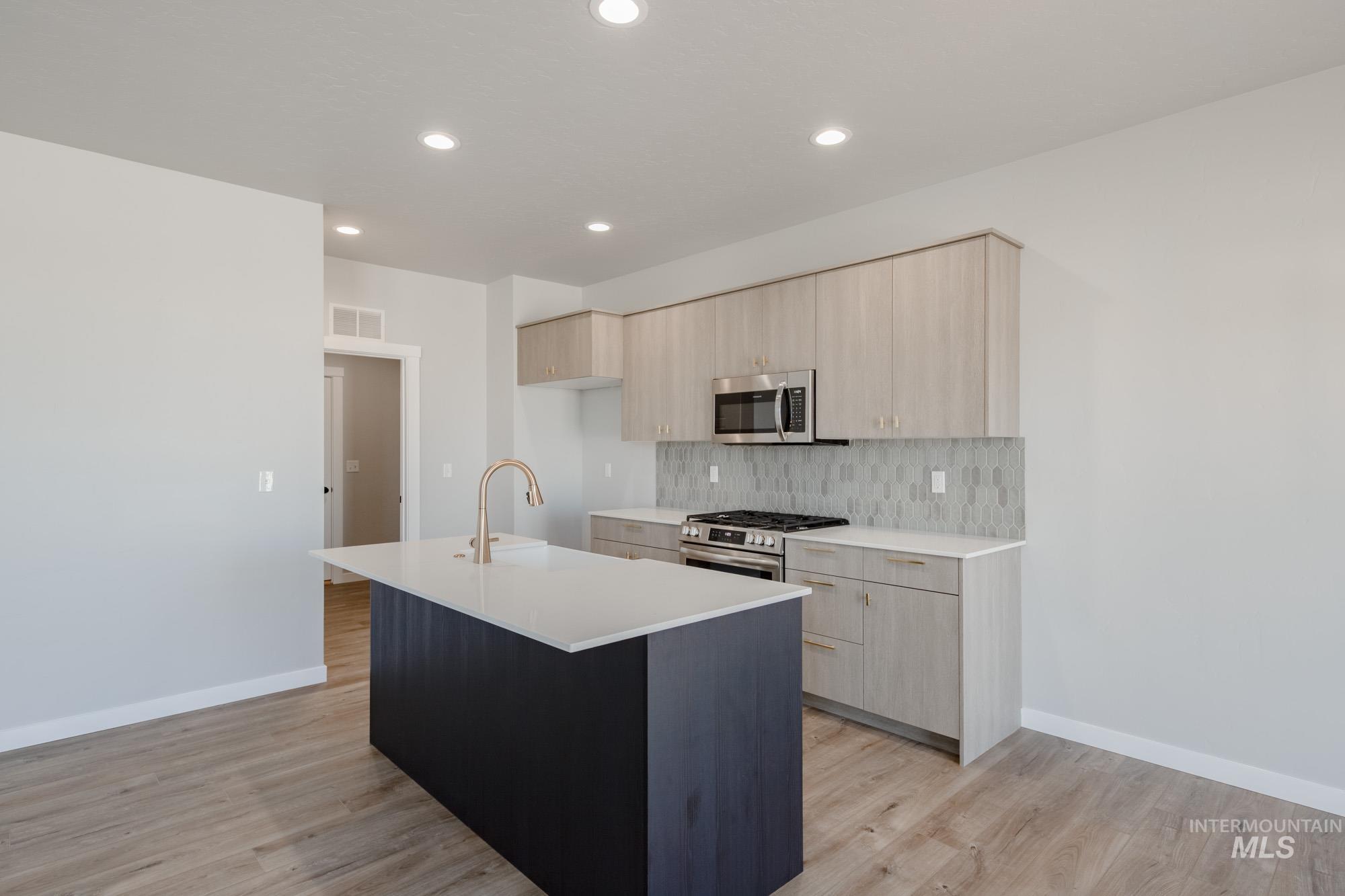 4258 E Woodmurra St, Meridian, Idaho 83642, 3 Bedrooms, 2.5 Bathrooms, Residential For Sale, Price $416,990,MLS 98958543