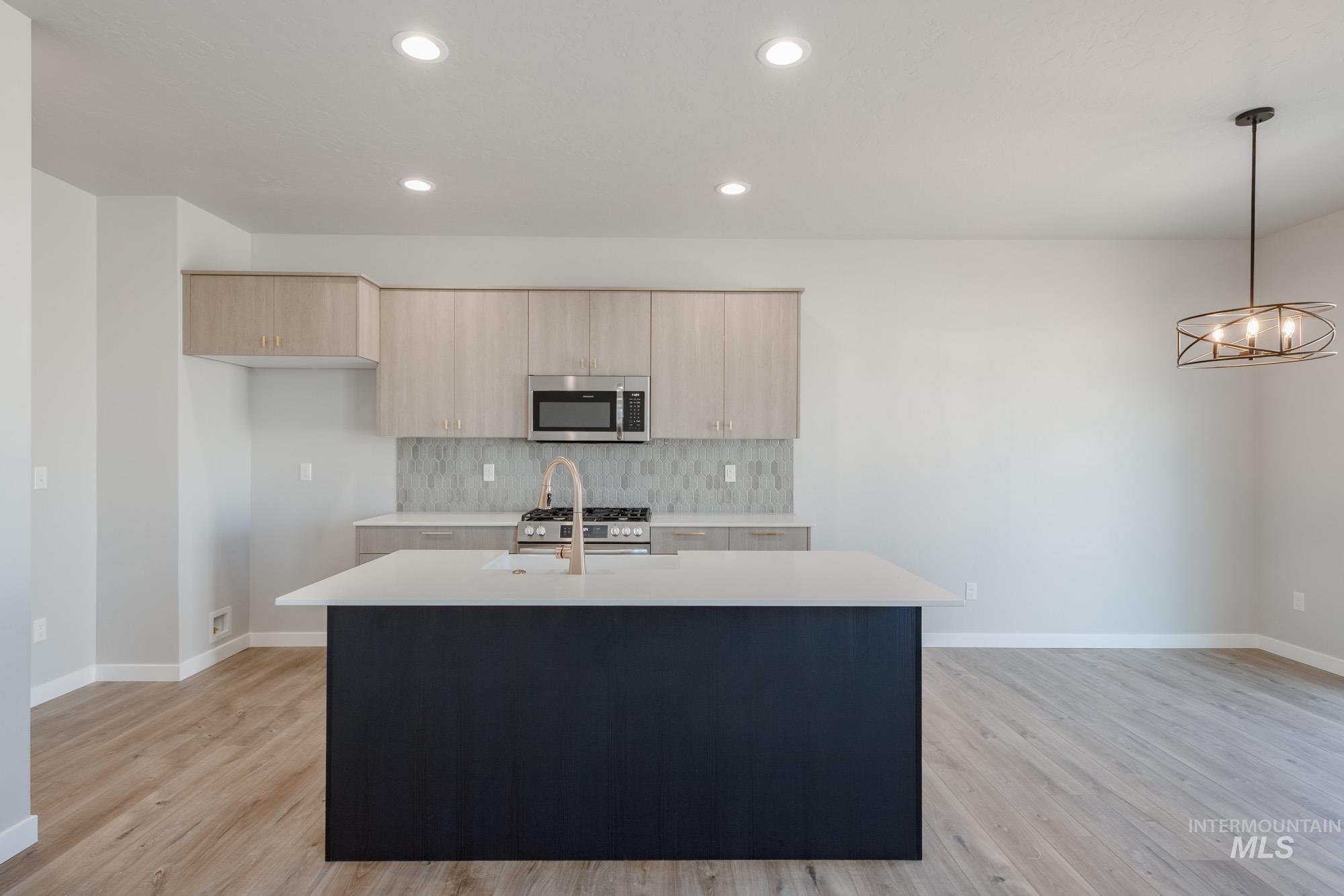 4258 E Woodmurra St, Meridian, Idaho 83642, 3 Bedrooms, 2.5 Bathrooms, Residential For Sale, Price $416,990,MLS 98958543