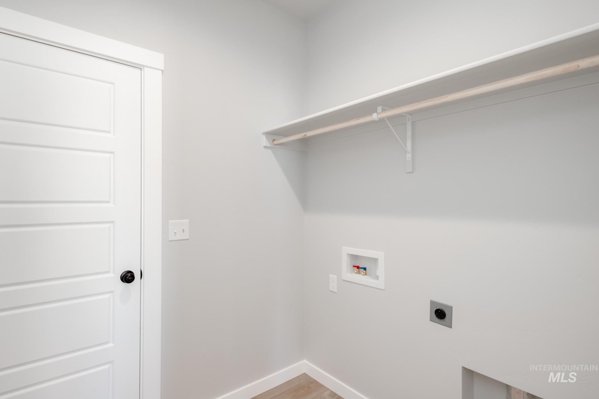 4258 E Woodmurra St, Meridian, Idaho 83642, 3 Bedrooms, 2.5 Bathrooms, Residential For Sale, Price $416,990,MLS 98958543