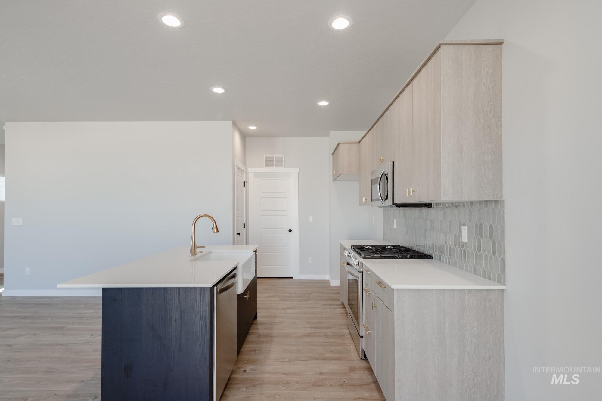 4258 E Woodmurra St, Meridian, Idaho 83642, 3 Bedrooms, 2.5 Bathrooms, Residential For Sale, Price $416,990,MLS 98958543