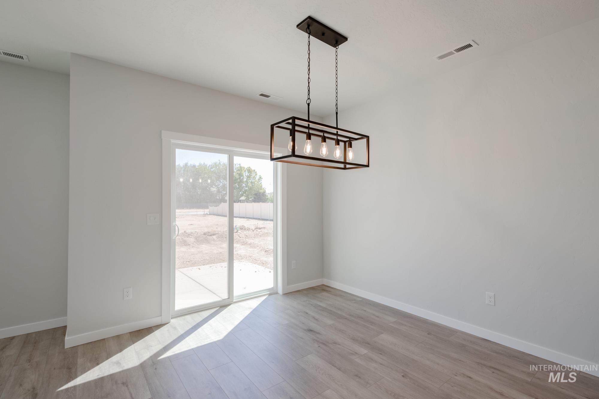 4988 S Amorita Ave, Meridian, Idaho 83642, 3 Bedrooms, 2.5 Bathrooms, Residential For Sale, Price $424,990,MLS 98958545