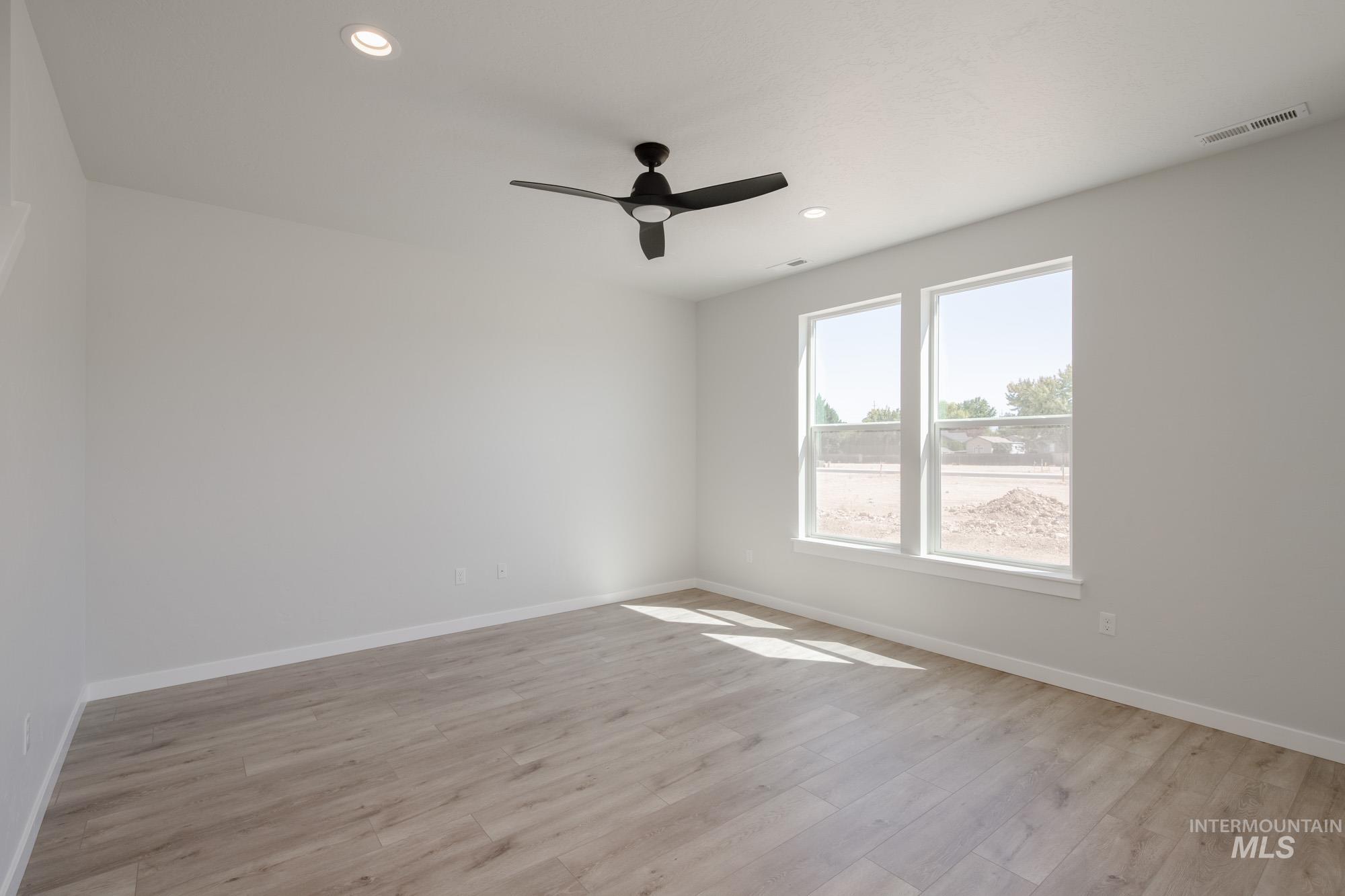 4988 S Amorita Ave, Meridian, Idaho 83642, 3 Bedrooms, 2.5 Bathrooms, Residential For Sale, Price $424,990,MLS 98958545