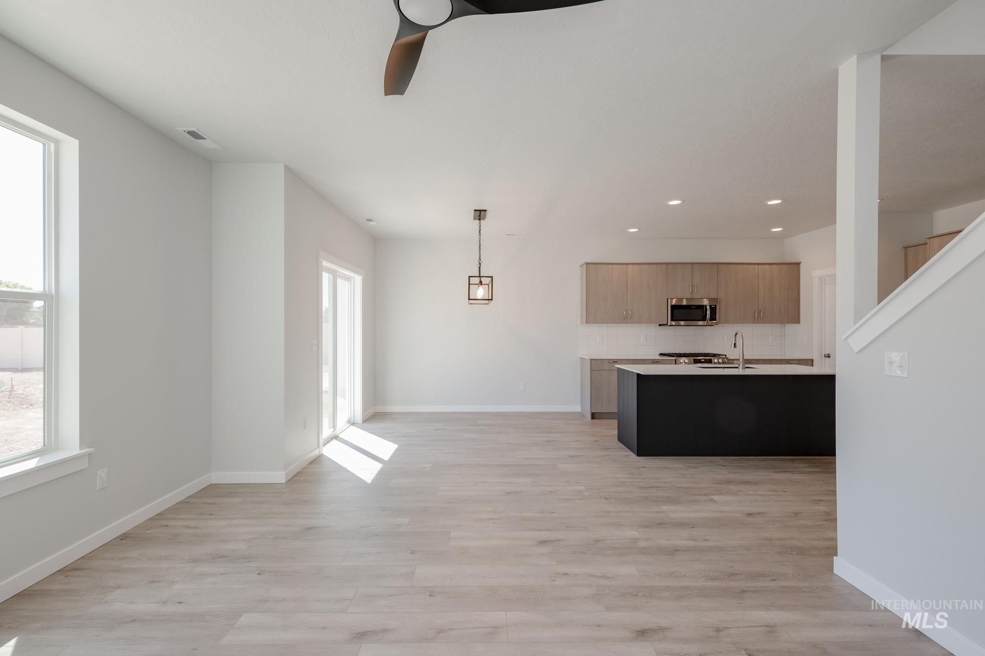 4988 S Amorita Ave, Meridian, Idaho 83642, 3 Bedrooms, 2.5 Bathrooms, Residential For Sale, Price $424,990,MLS 98958545