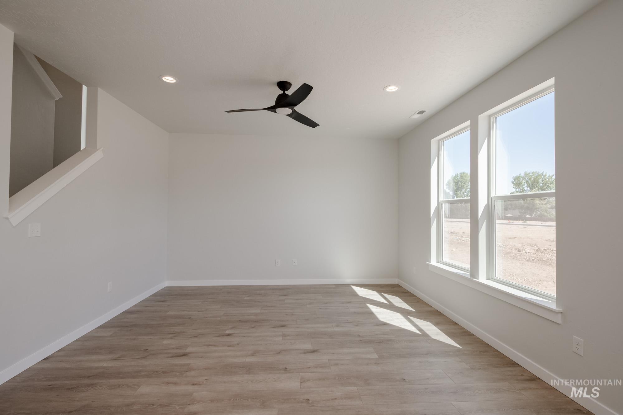 4988 S Amorita Ave, Meridian, Idaho 83642, 3 Bedrooms, 2.5 Bathrooms, Residential For Sale, Price $424,990,MLS 98958545