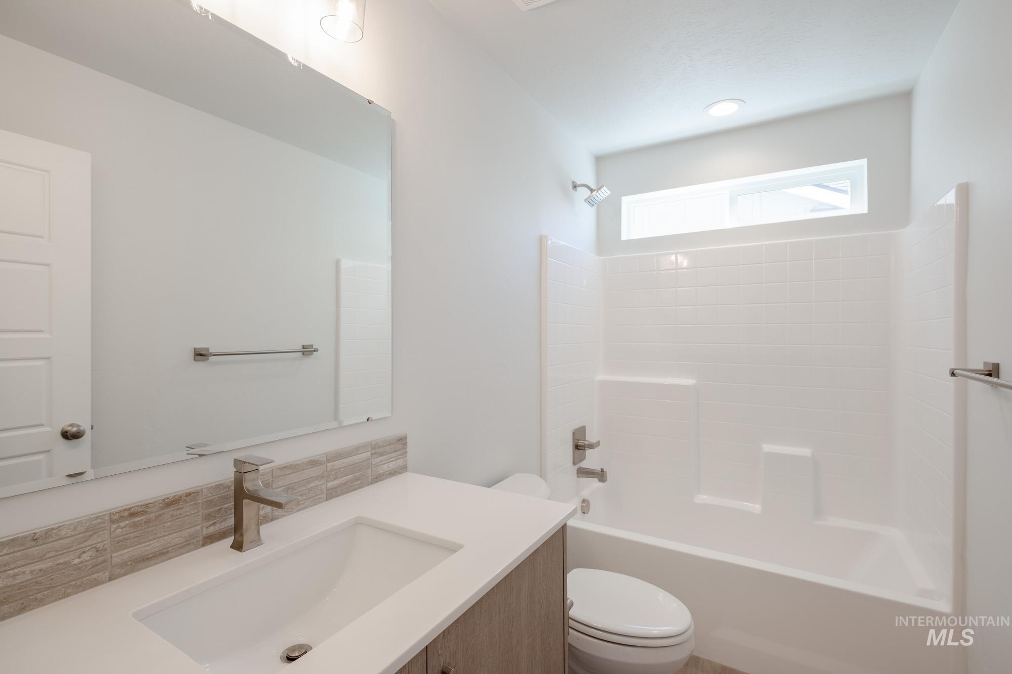 4988 S Amorita Ave, Meridian, Idaho 83642, 3 Bedrooms, 2.5 Bathrooms, Residential For Sale, Price $424,990,MLS 98958545