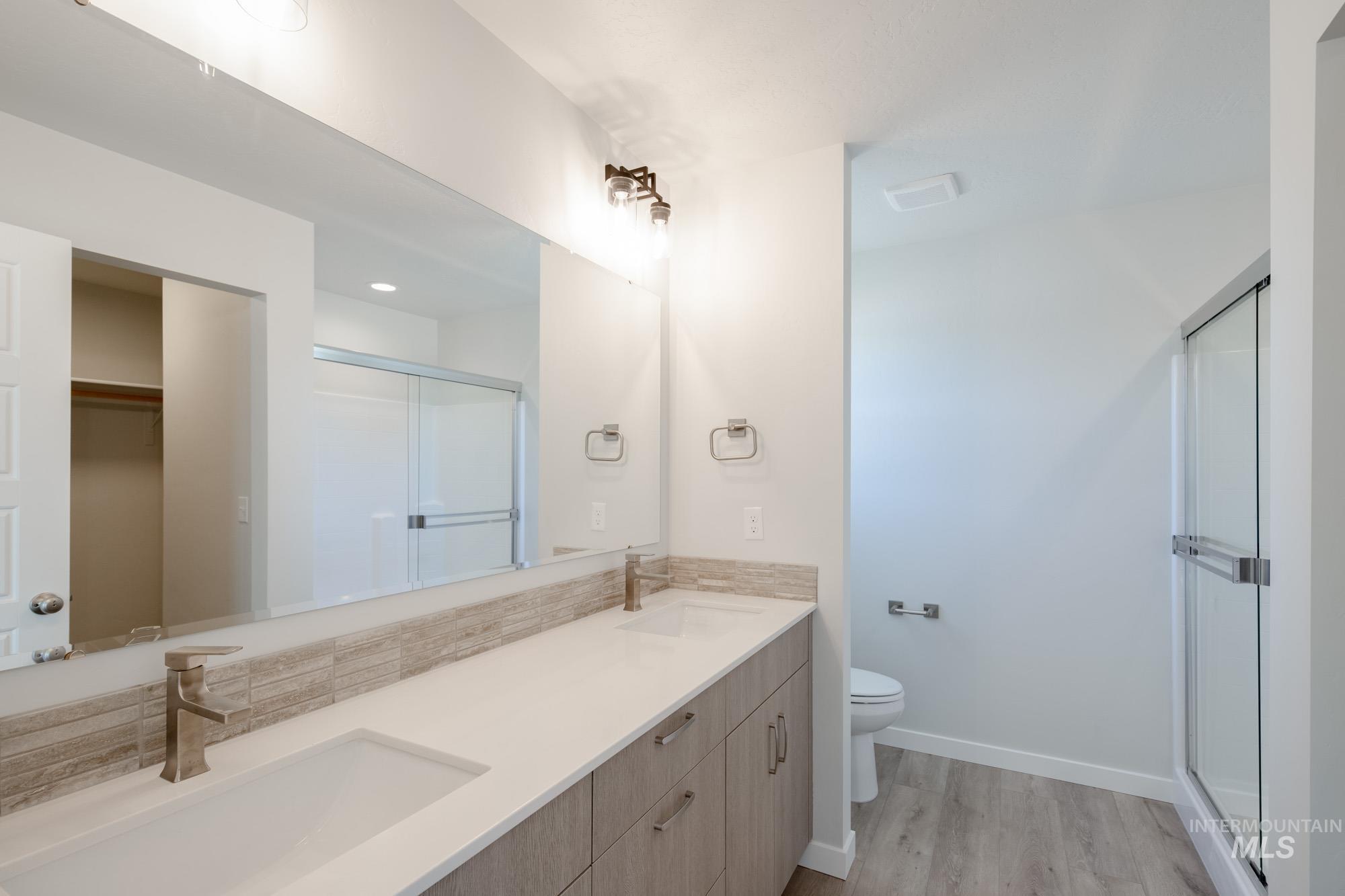 4988 S Amorita Ave, Meridian, Idaho 83642, 3 Bedrooms, 2.5 Bathrooms, Residential For Sale, Price $424,990,MLS 98958545