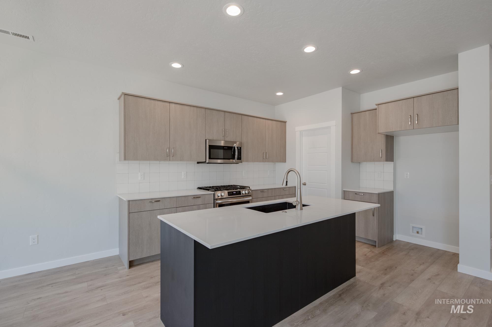 4988 S Amorita Ave, Meridian, Idaho 83642, 3 Bedrooms, 2.5 Bathrooms, Residential For Sale, Price $424,990,MLS 98958545