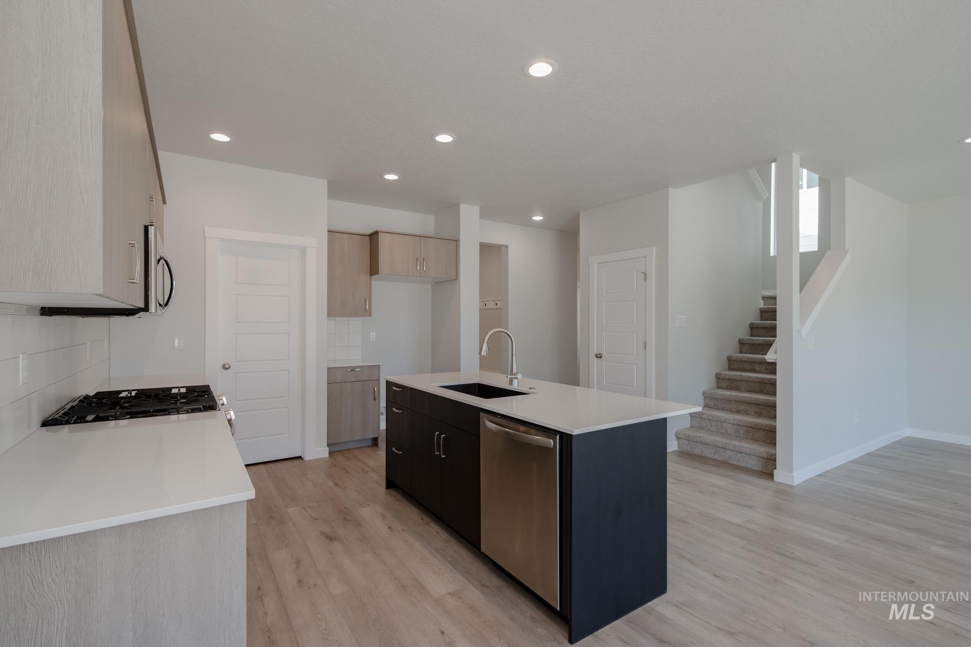 4988 S Amorita Ave, Meridian, Idaho 83642, 3 Bedrooms, 2.5 Bathrooms, Residential For Sale, Price $424,990,MLS 98958545