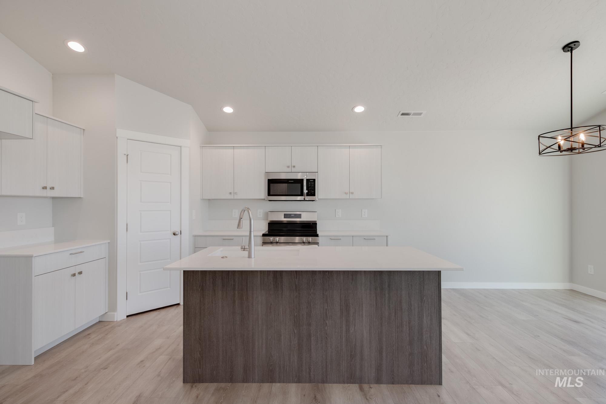 3361 W Morere Dr, Meridian, Idaho 83642, 3 Bedrooms, 2 Bathrooms, Residential For Sale, Price $419,990,MLS 98958547