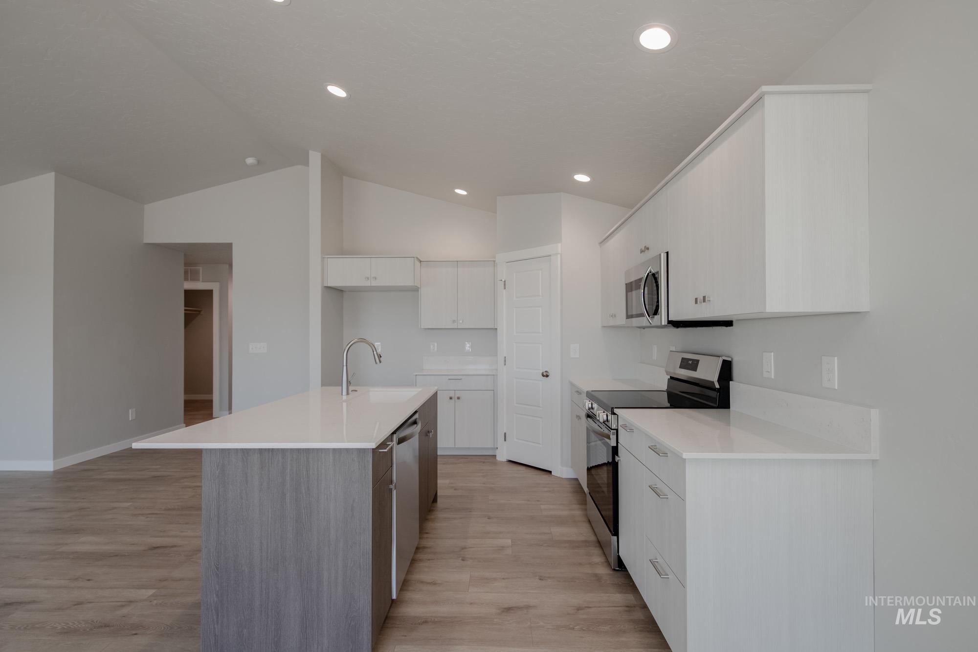 3361 W Morere Dr, Meridian, Idaho 83642, 3 Bedrooms, 2 Bathrooms, Residential For Sale, Price $419,990,MLS 98958547