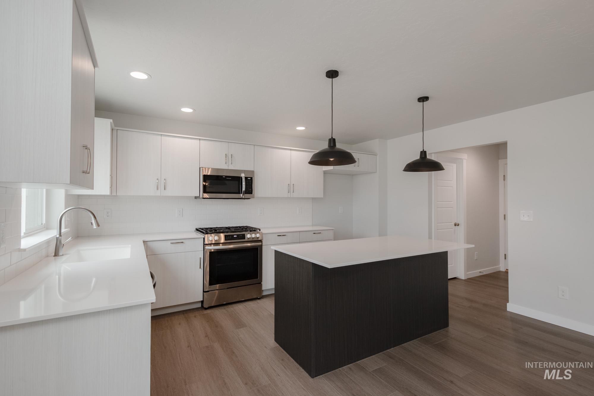 16741 Carlin Ave, Caldwell, Idaho 83607, 5 Bedrooms, 3 Bathrooms, Residential For Sale, Price $464,990,MLS 98958565