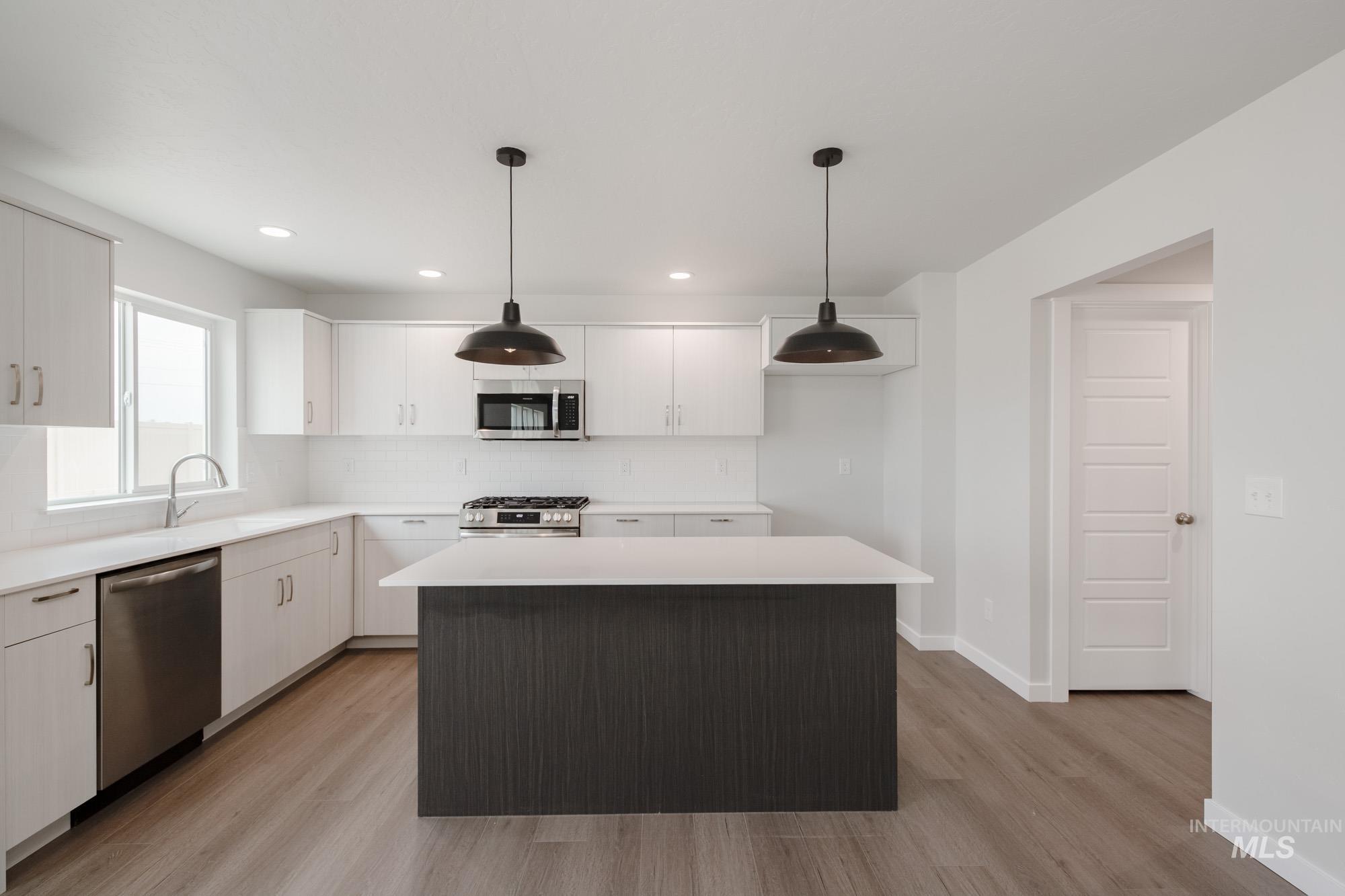 16741 Carlin Ave, Caldwell, Idaho 83607, 5 Bedrooms, 3 Bathrooms, Residential For Sale, Price $464,990,MLS 98958565