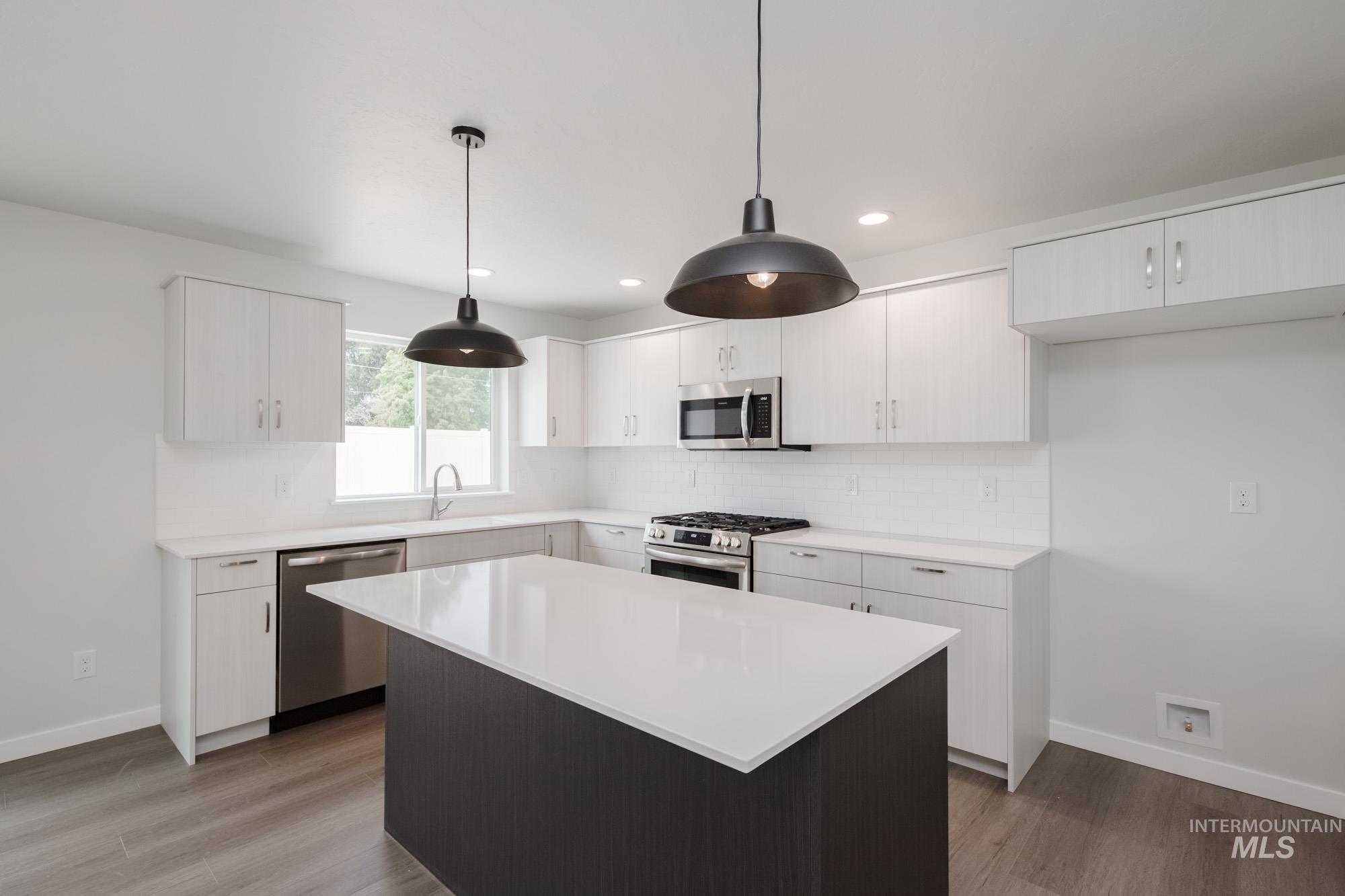 16741 Carlin Ave, Caldwell, Idaho 83607, 5 Bedrooms, 3 Bathrooms, Residential For Sale, Price $464,990,MLS 98958565