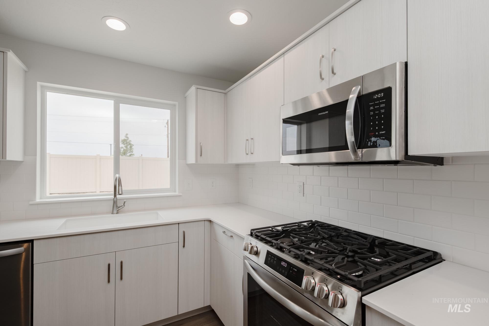 16741 Carlin Ave, Caldwell, Idaho 83607, 5 Bedrooms, 3 Bathrooms, Residential For Sale, Price $464,990,MLS 98958565