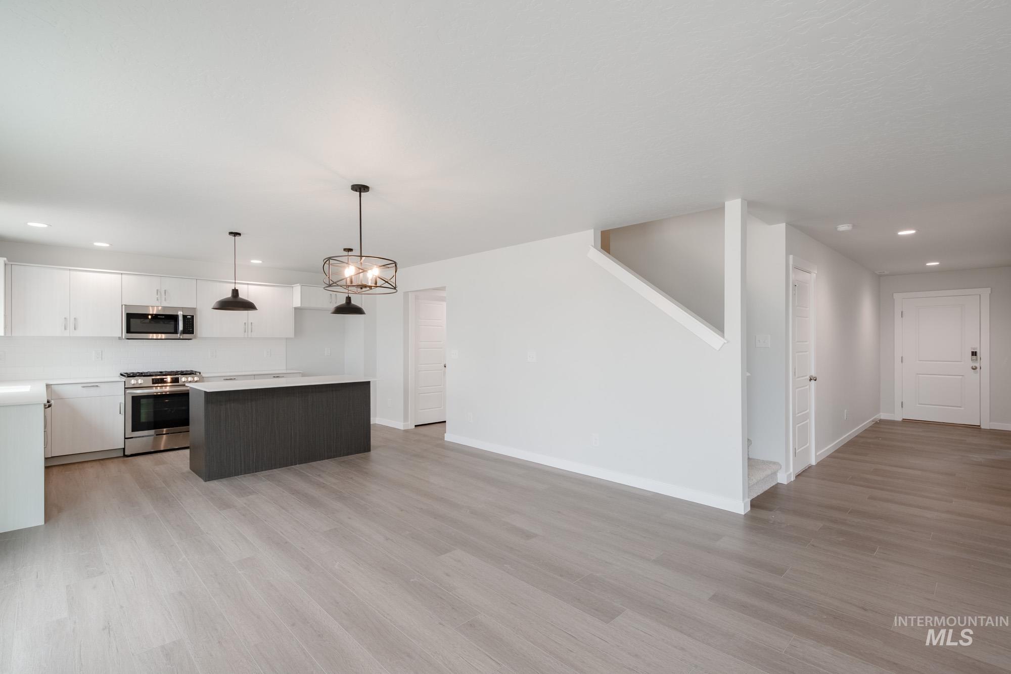 16741 Carlin Ave, Caldwell, Idaho 83607, 5 Bedrooms, 3 Bathrooms, Residential For Sale, Price $464,990,MLS 98958565