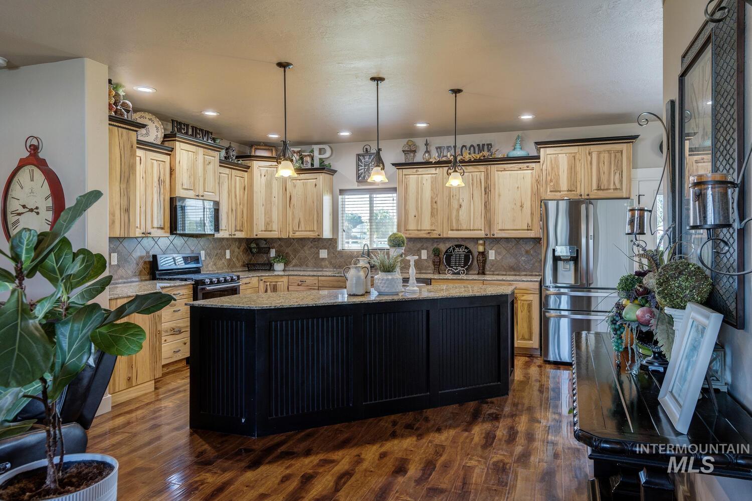 22757 Rosicky Way, Caldwell, Idaho 83607, 4 Bedrooms, 3.5 Bathrooms, Residential For Sale, Price $919,990,MLS 98958579