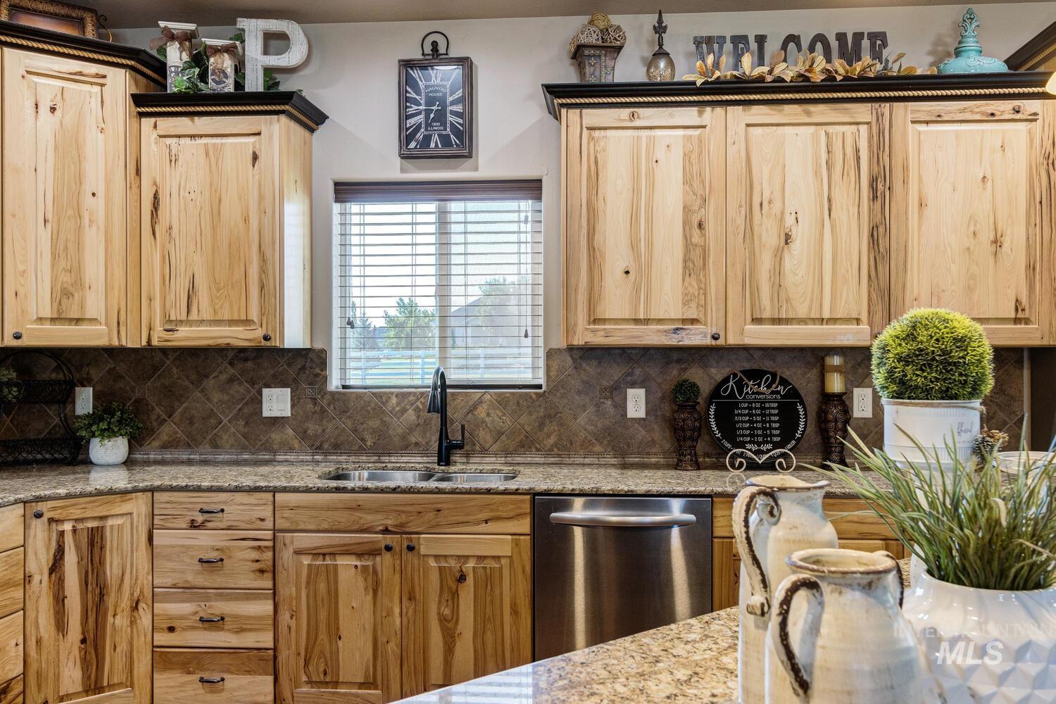 22757 Rosicky Way, Caldwell, Idaho 83607, 4 Bedrooms, 3.5 Bathrooms, Residential For Sale, Price $919,990,MLS 98958579