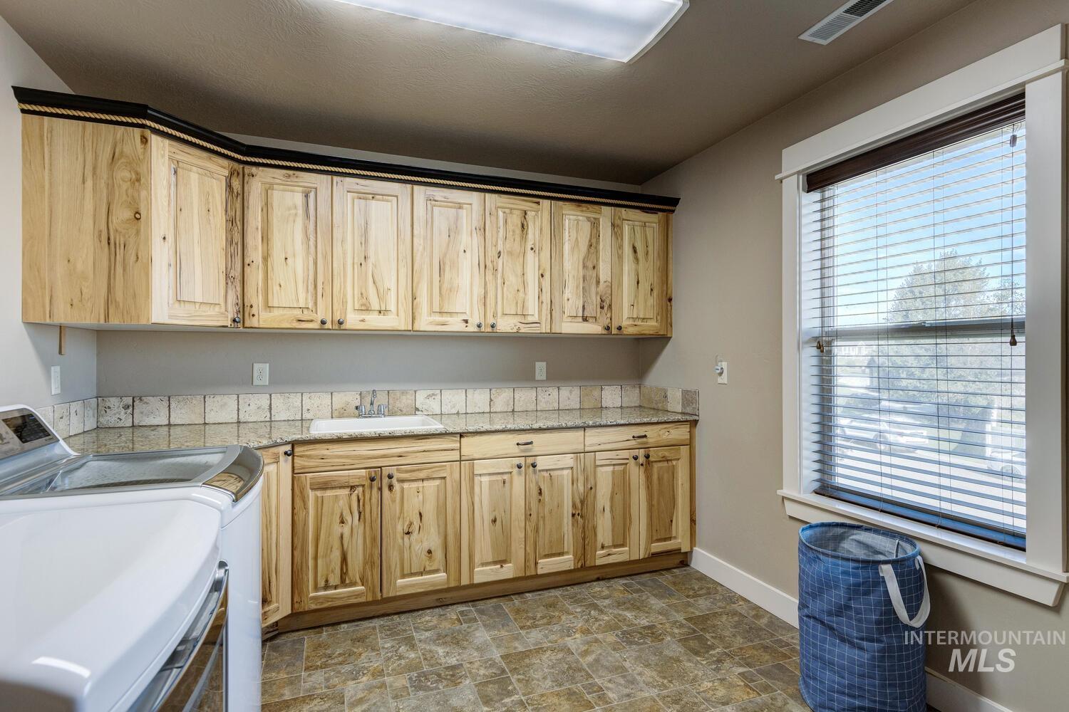 22757 Rosicky Way, Caldwell, Idaho 83607, 4 Bedrooms, 3.5 Bathrooms, Residential For Sale, Price $919,990,MLS 98958579