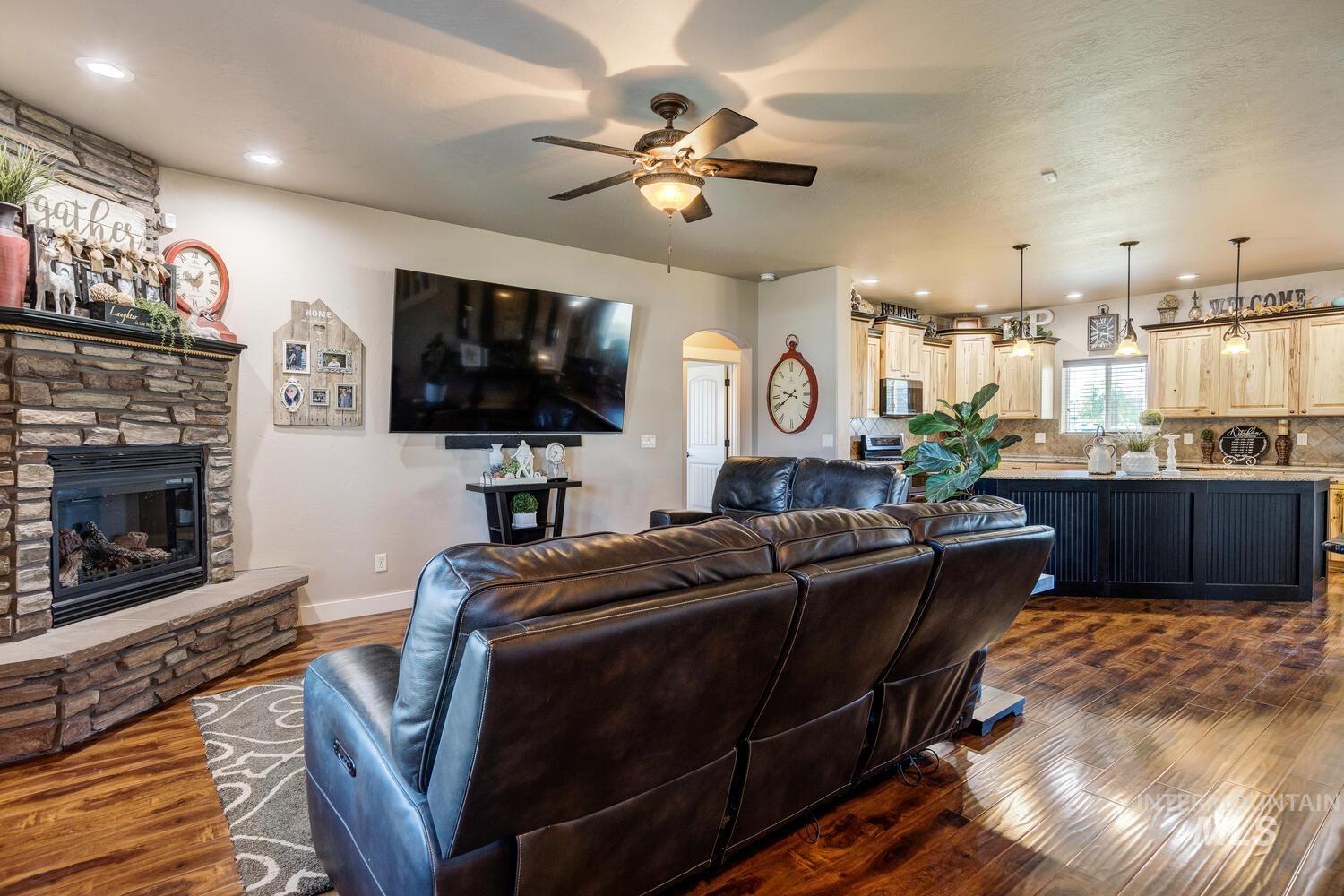 22757 Rosicky Way, Caldwell, Idaho 83607, 4 Bedrooms, 3.5 Bathrooms, Residential For Sale, Price $919,990,MLS 98958579