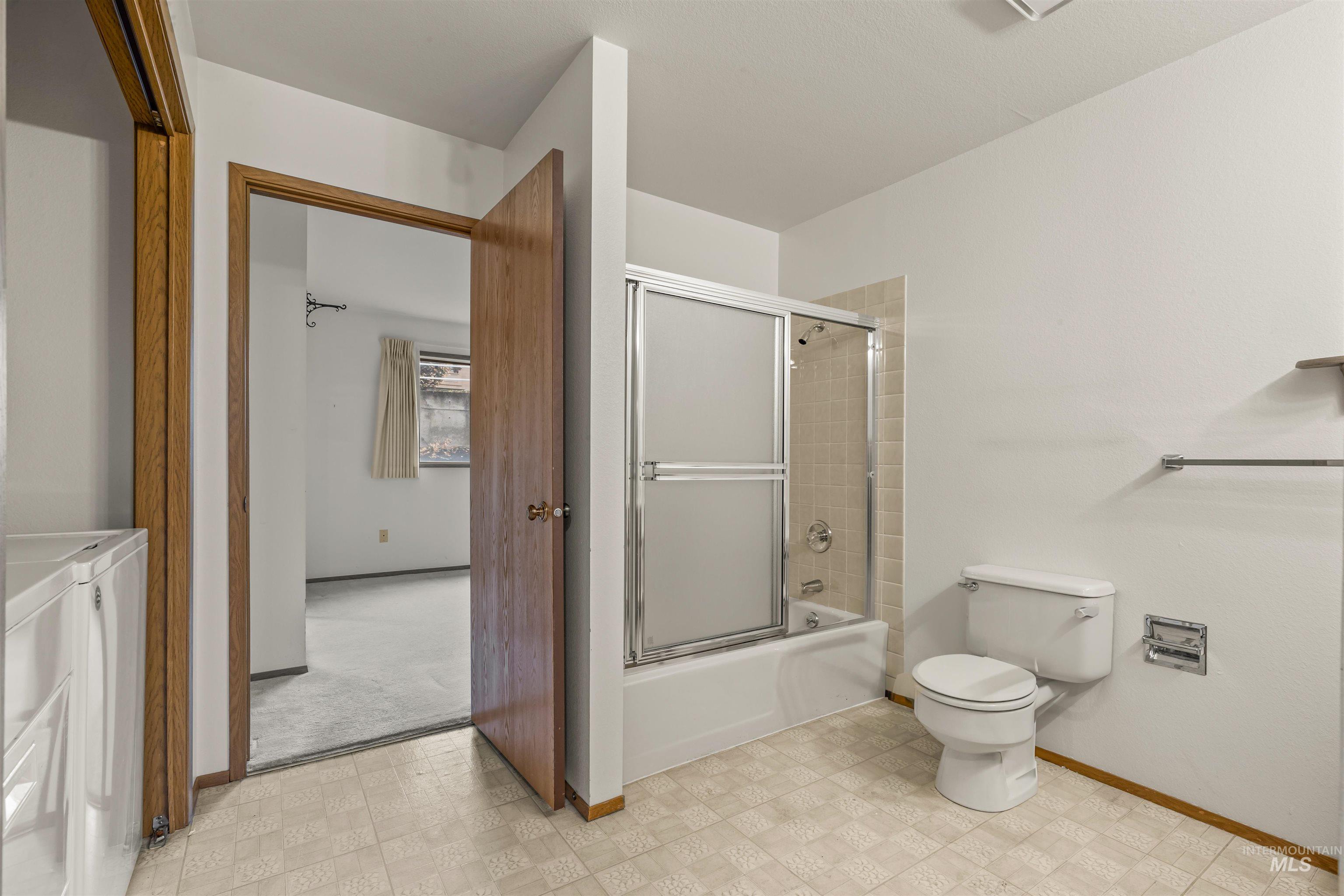 1624 18th Avenue, Lewiston, Idaho 83501, 3 Bedrooms, 2 Bathrooms, Residential For Sale, Price $230,000,MLS 98958608