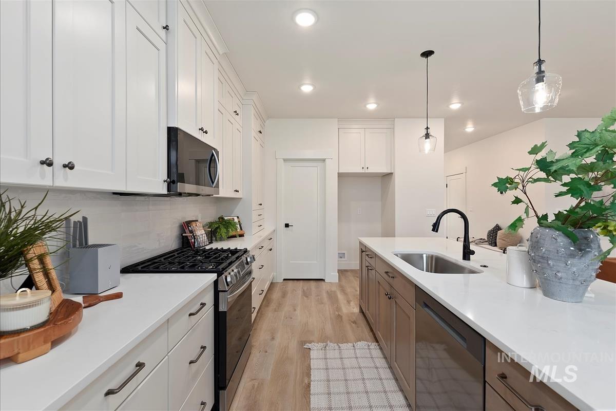 320 N Sauer River Ln, Eagle, Idaho 83616, 3 Bedrooms, 2.5 Bathrooms, Residential For Sale, Price $599,900,MLS 98958623